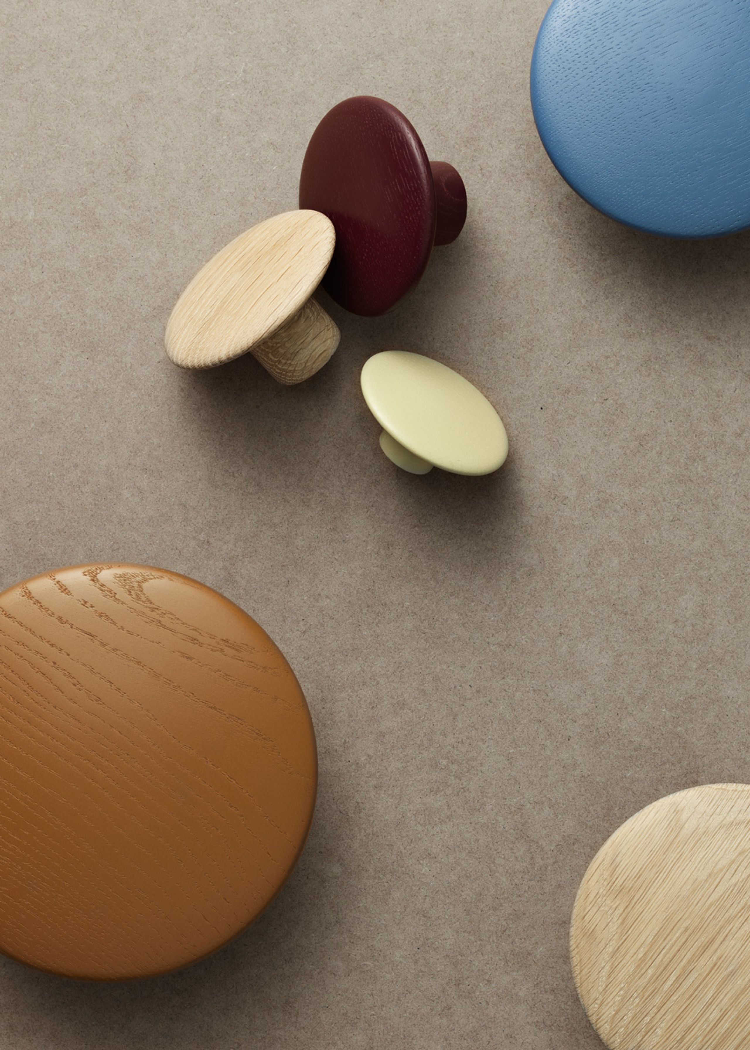 Muuto - Haken - The Dots - Small - Burgundy