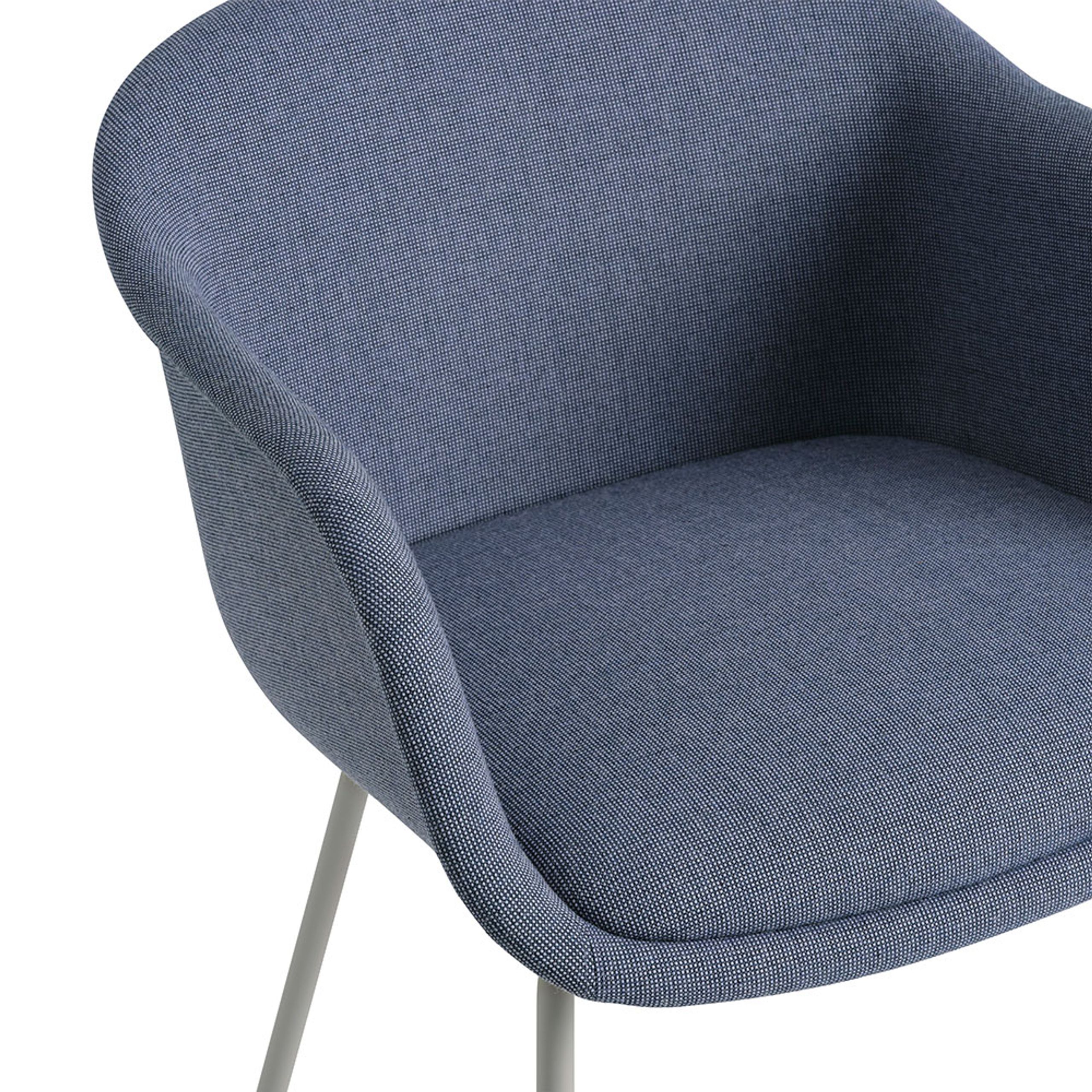 Muuto - Office Chair - Fiber Conference Armchair - Sabi 631 / Grey / Tube Base