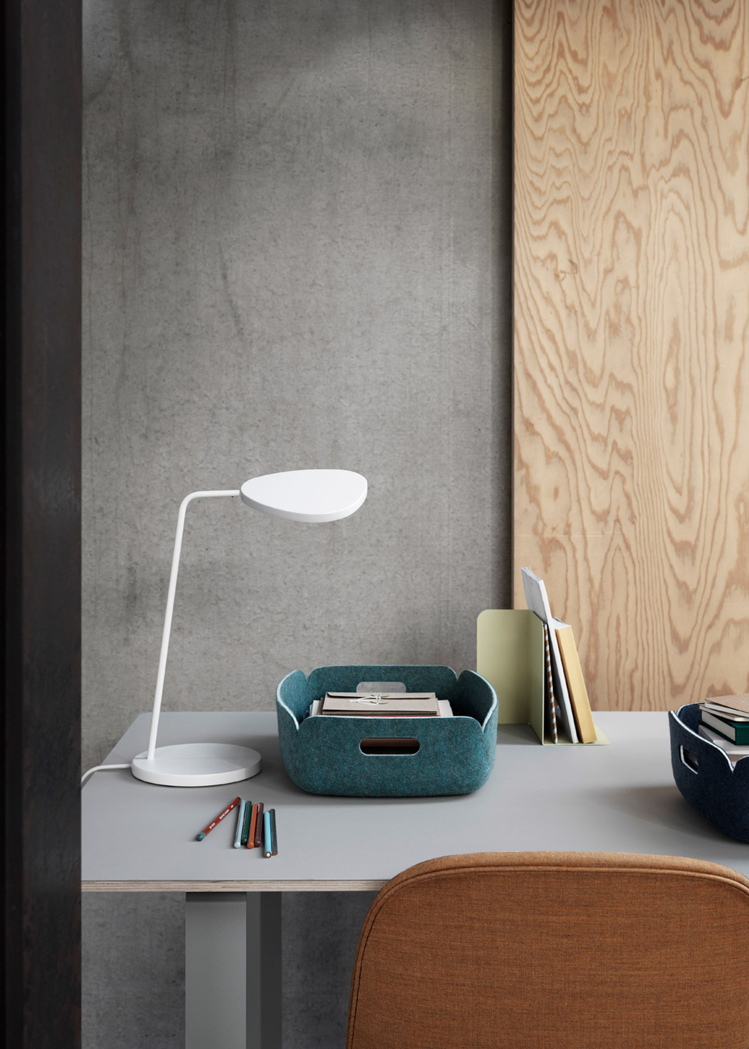 Muuto - Lampe - Leaf Bordlampe - Grå