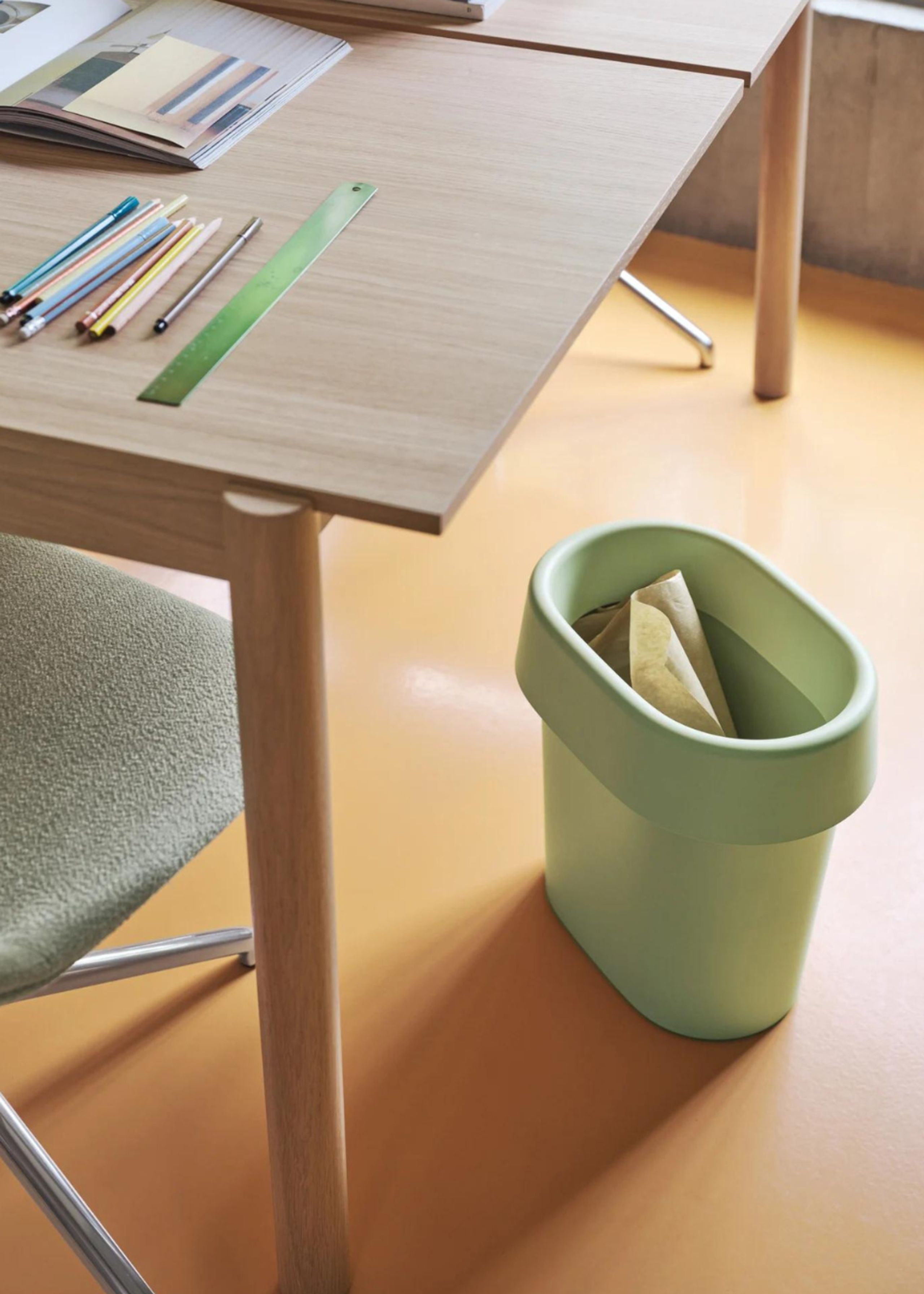 Muuto - Papperskorg - Reduce Paper Bin - Dark Red