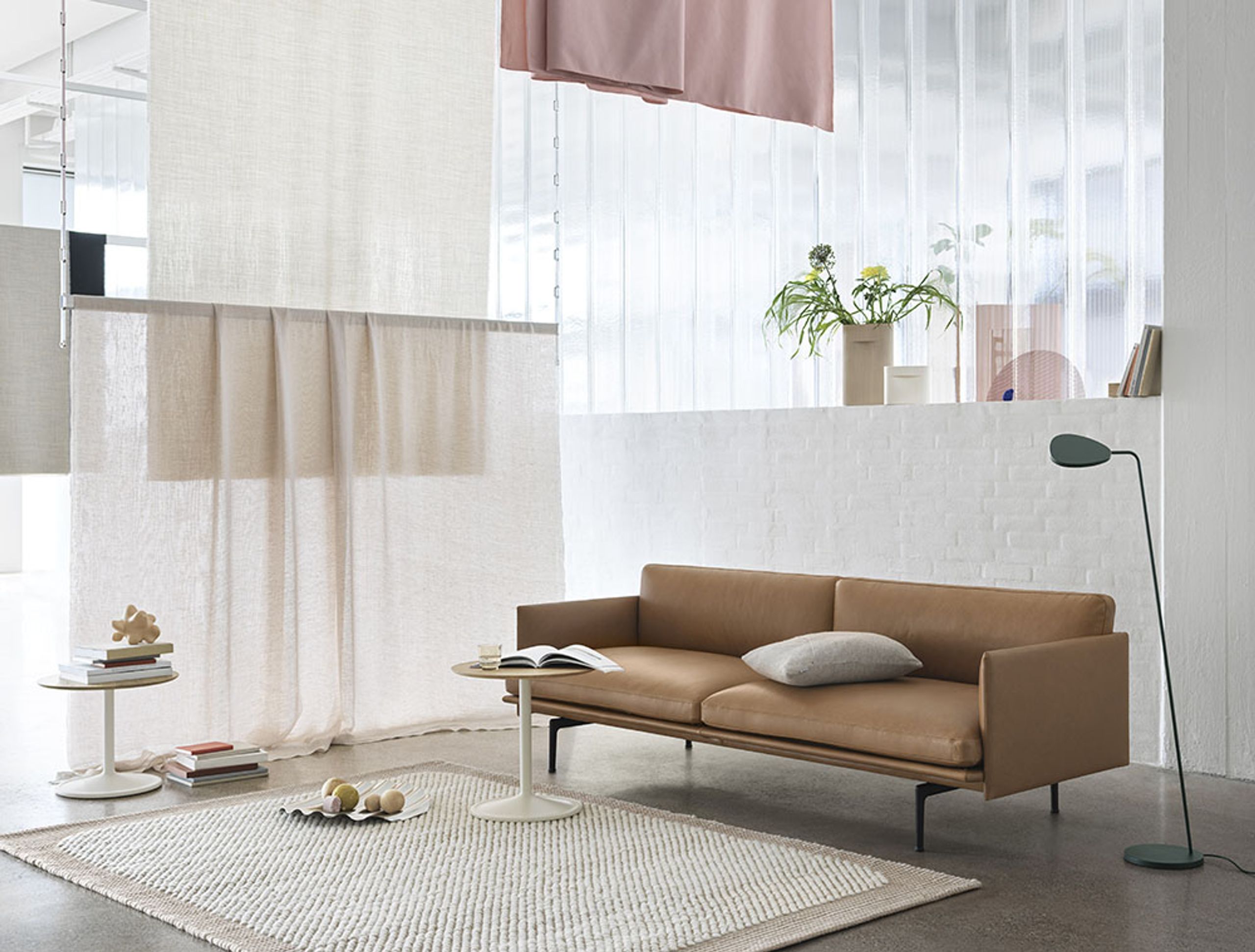 Muuto - Sofa - Outline Sofa / 3-seater - Remix 163