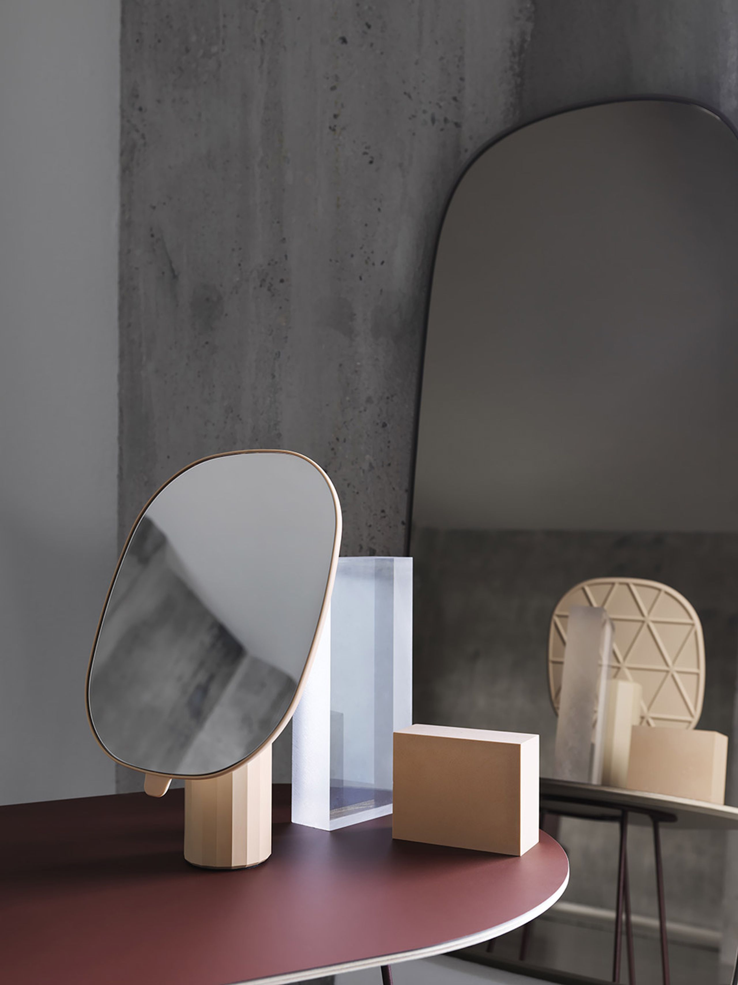 Muuto - Spiegel - Framed Mirror - Large - Taupe/Clear
