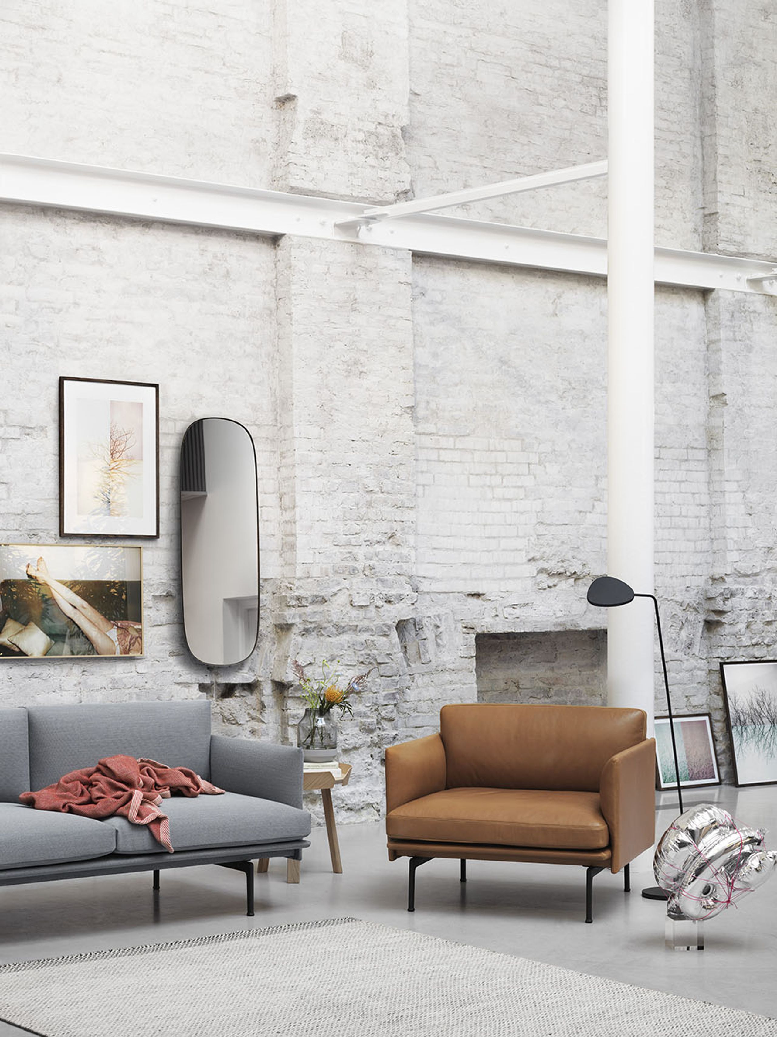 Muuto - Mirror - Framed Mirror - Small - Rose/Rose