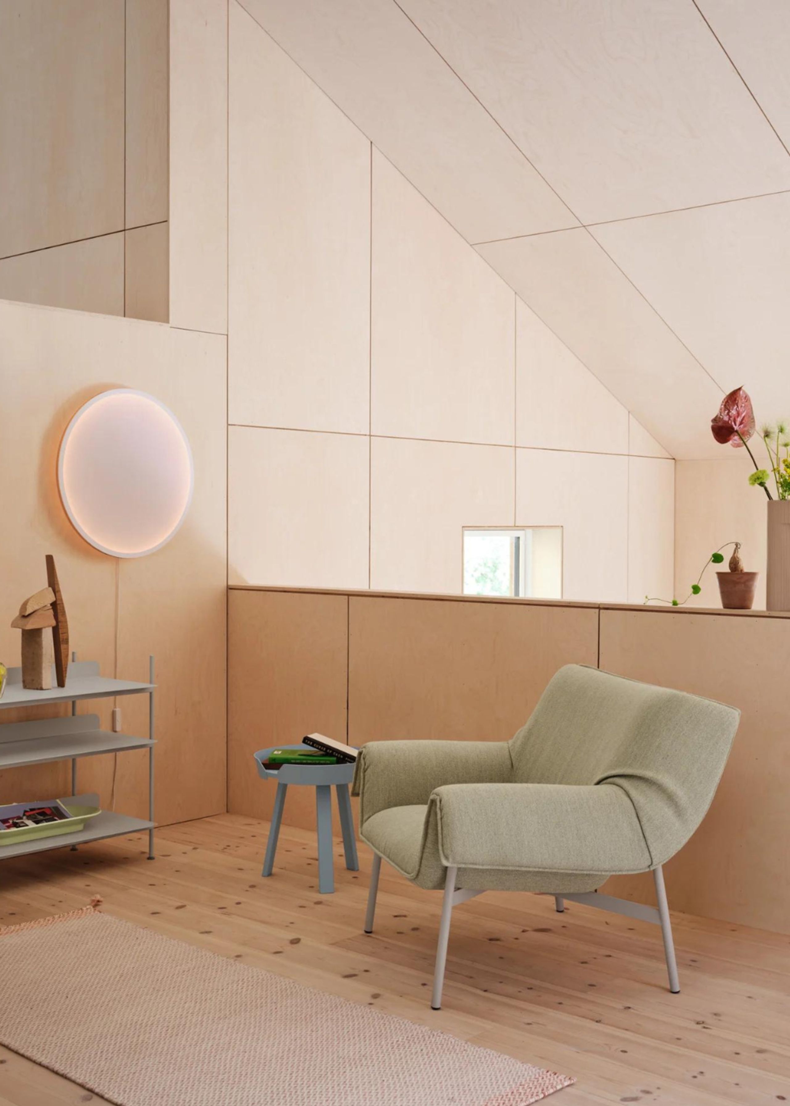 Muuto - Lampada da parete - Calm Wall Lamp Ø50 Touch Dim - White/Orange