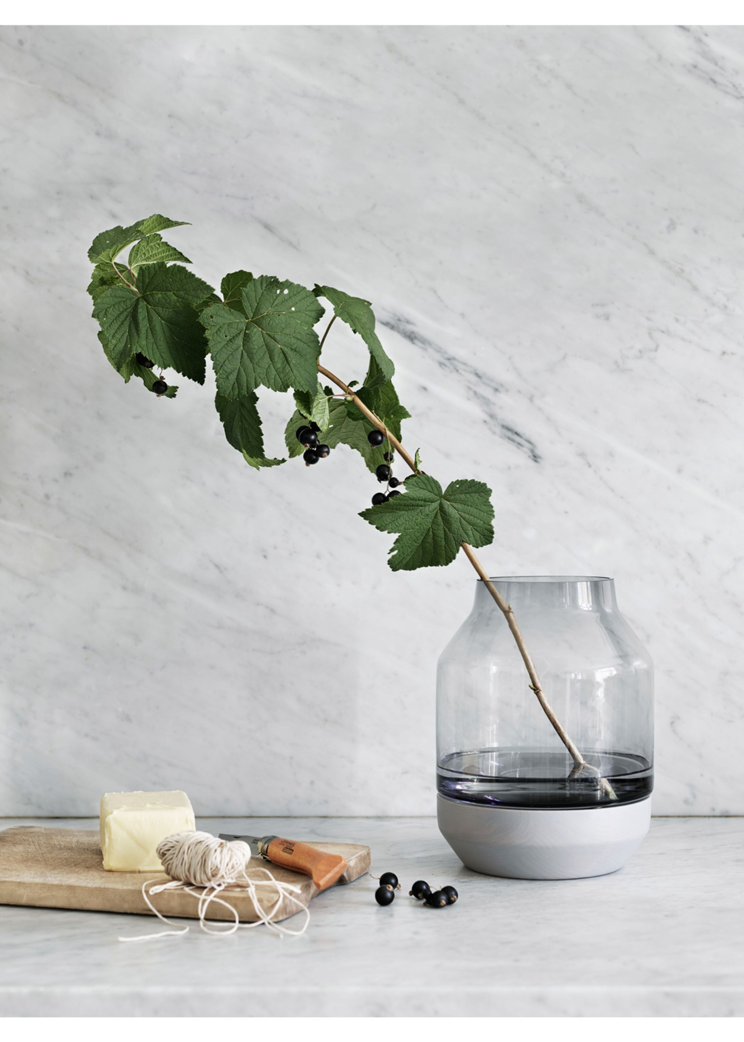 Muuto - Vase - Elevated Vase - Grey