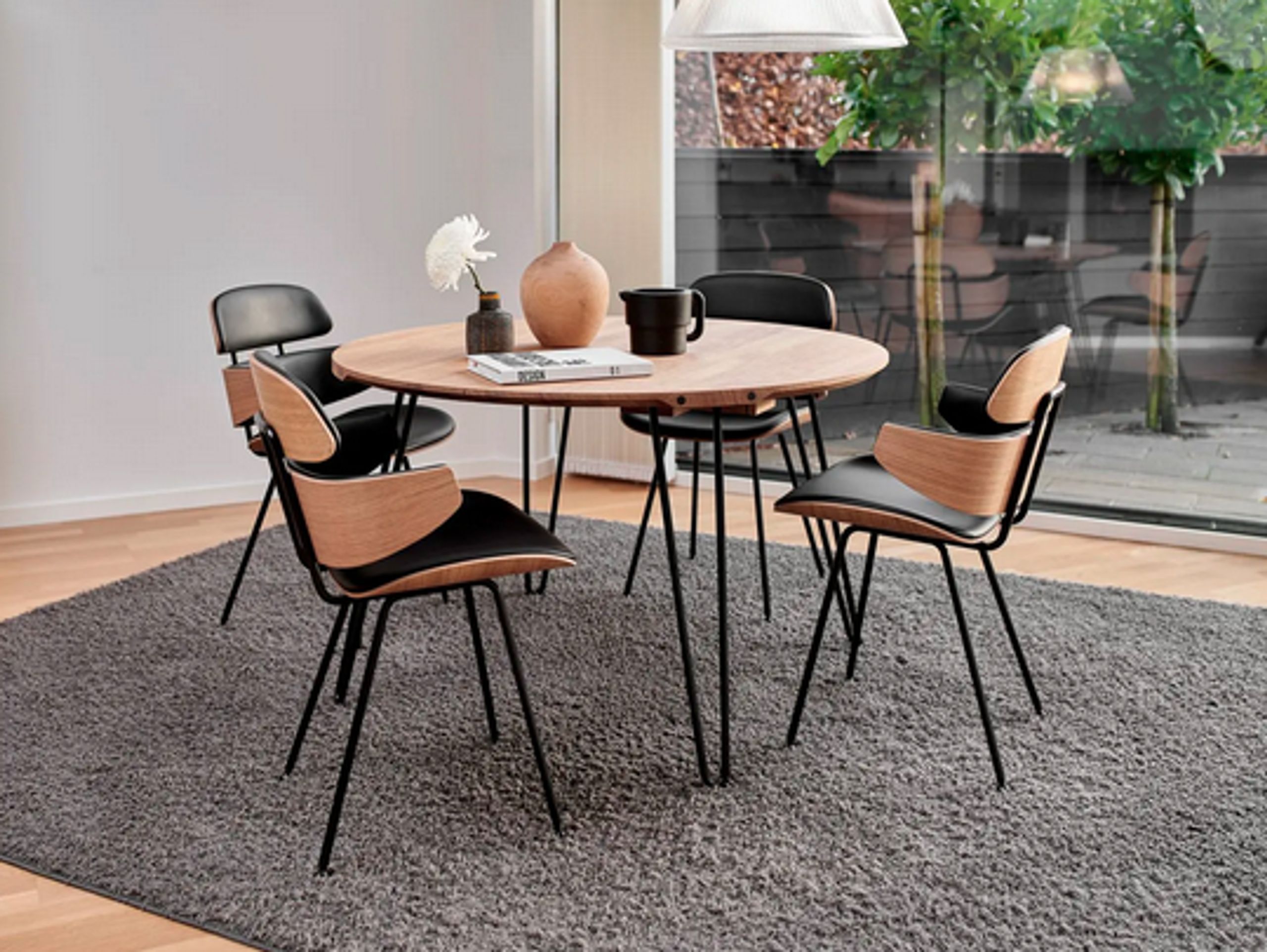 Naver Collection - Spisebord - Round Table / GM6600 by Nissen & Gehl - Oiled Oak / Stainless steel