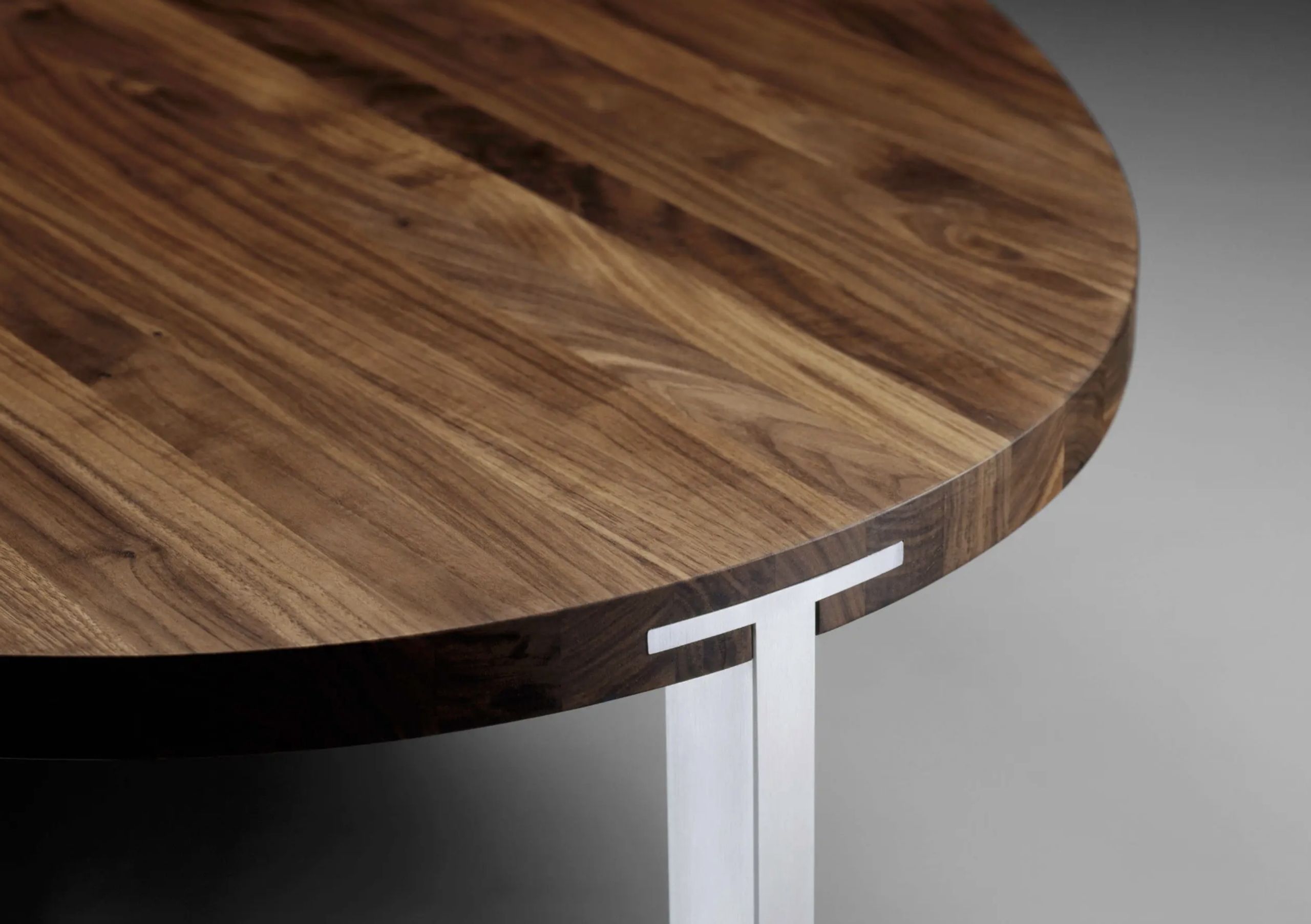 Naver Collection - Spisebord - Round Table / GM 2180 by Nissen & Gehl - Oiled Oak / Stainless steel