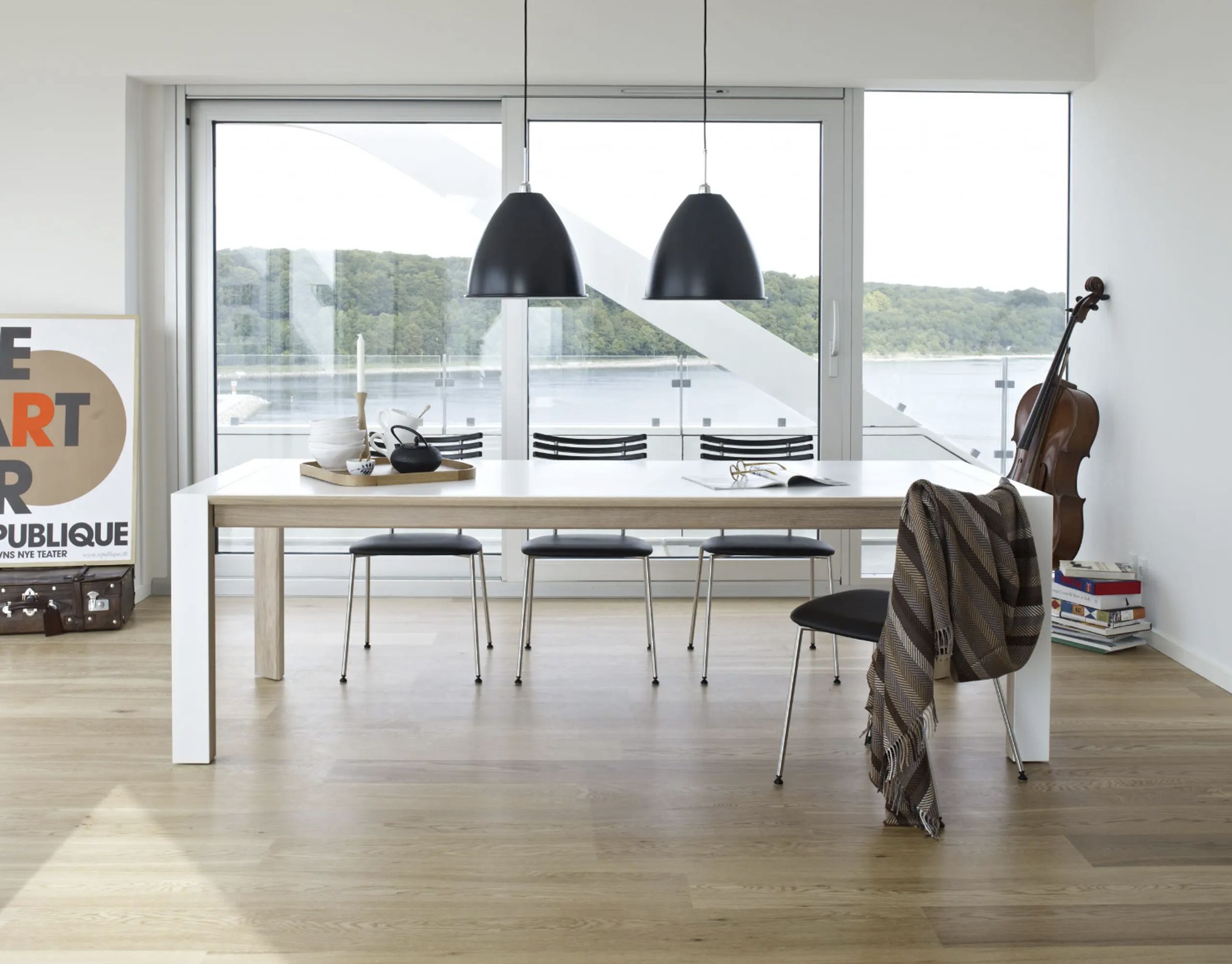 Naver Collection - Jedálenský stôl - Table w. White Corian Table Top & White Corian Legs Inkl. 1 Butterfly extension leaf / GM 7700 by Nissen & Gehl - Oiled Oak