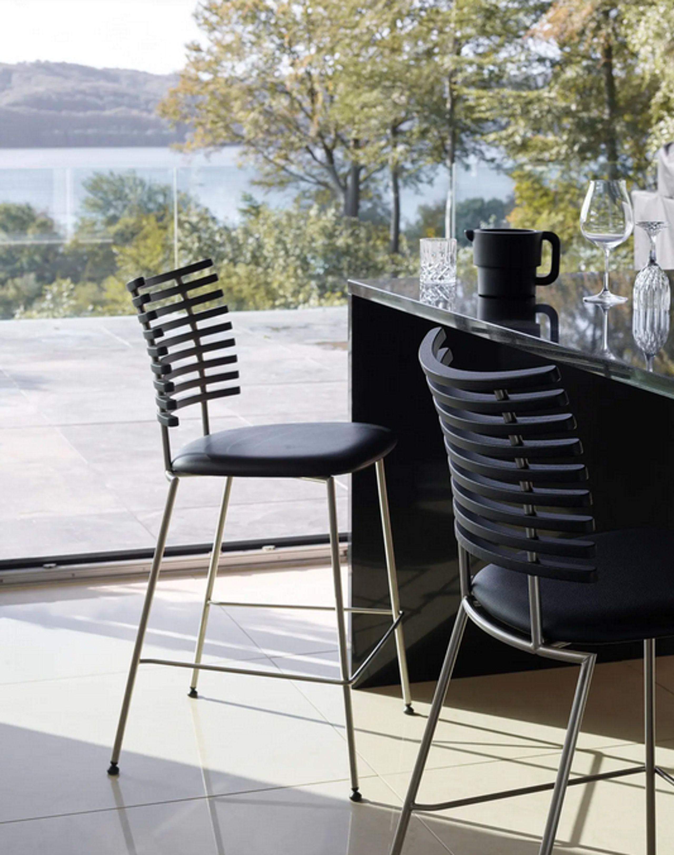 Naver Collection - Dining chair - Tiger armchair / GM4106 by Henrik Lehm - Oiled oak / Naver Select Cognac leather / Stainless steel