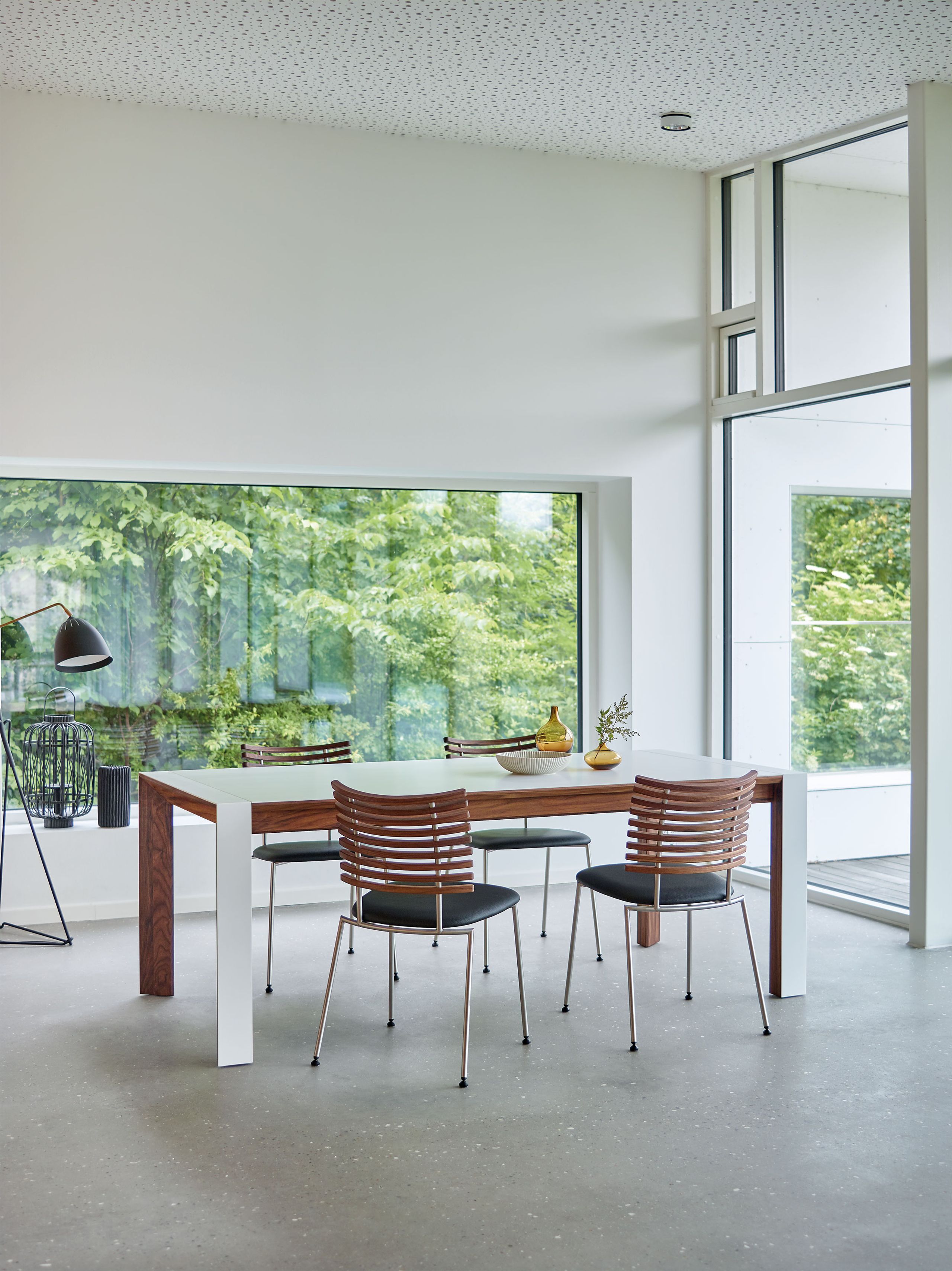 Naver Collection - Spisebordsstol - Tiger Stol / GM4105 af Henrik Lehm - Olied oak / Naver Select black leather / Black powdercoated steel