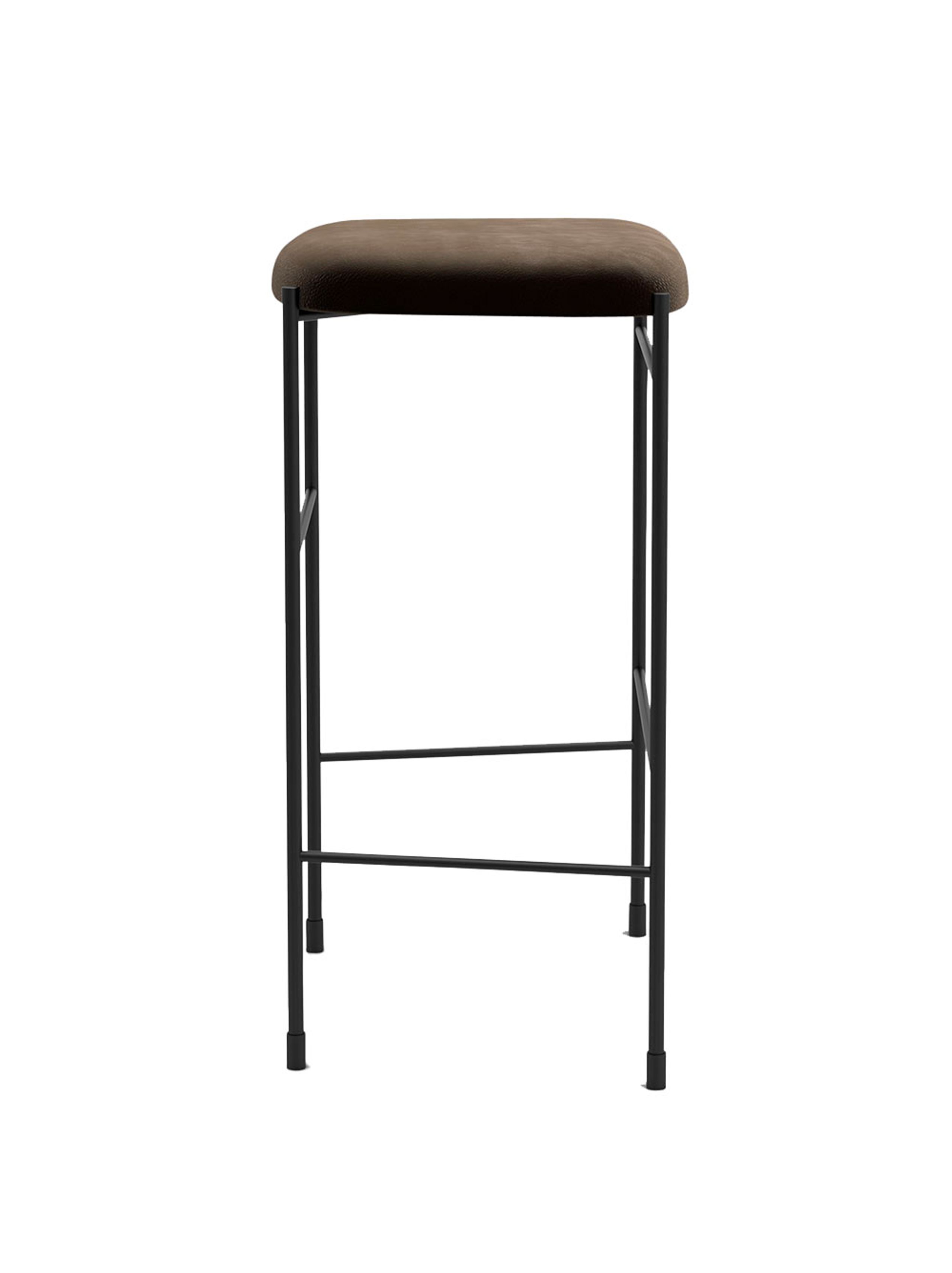 New Works - Bar stool - Covent Barstol - Sørensen Leather Royal Nubuck Havanna 30258 / Frame: Black
