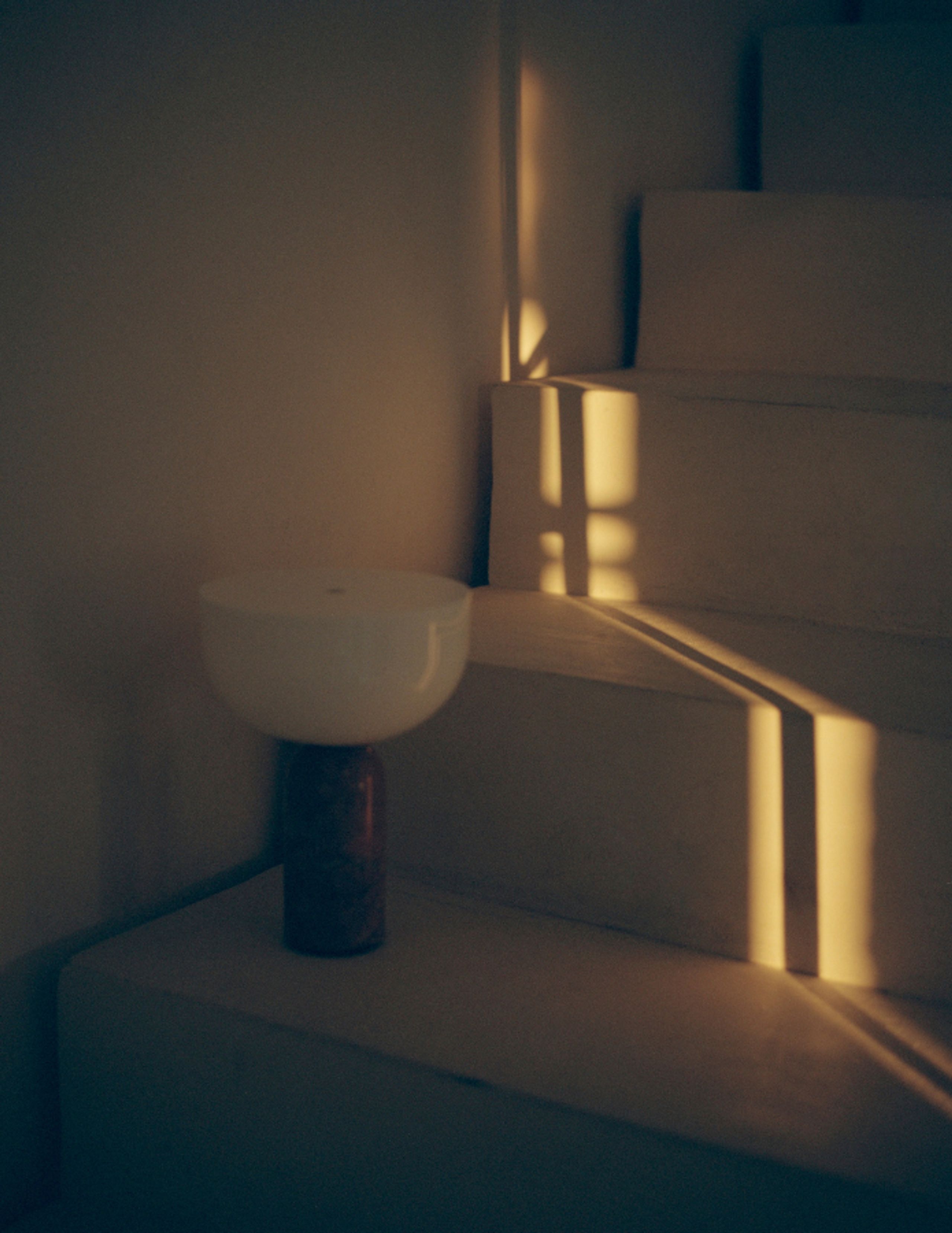 New Works - Lámpara de mesa - Kizu Portable Lamp - Breccia Pernice Marble