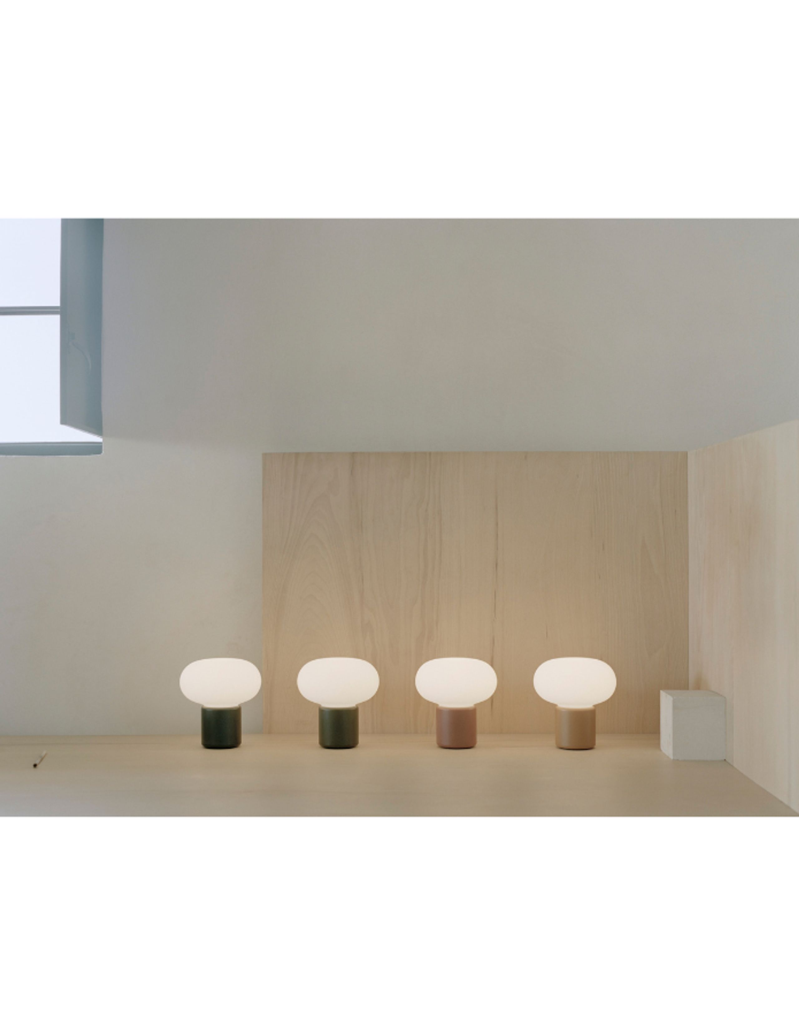 New Works - Tafellamp - Karl-Johan Portable Table Lamp - Forest Green