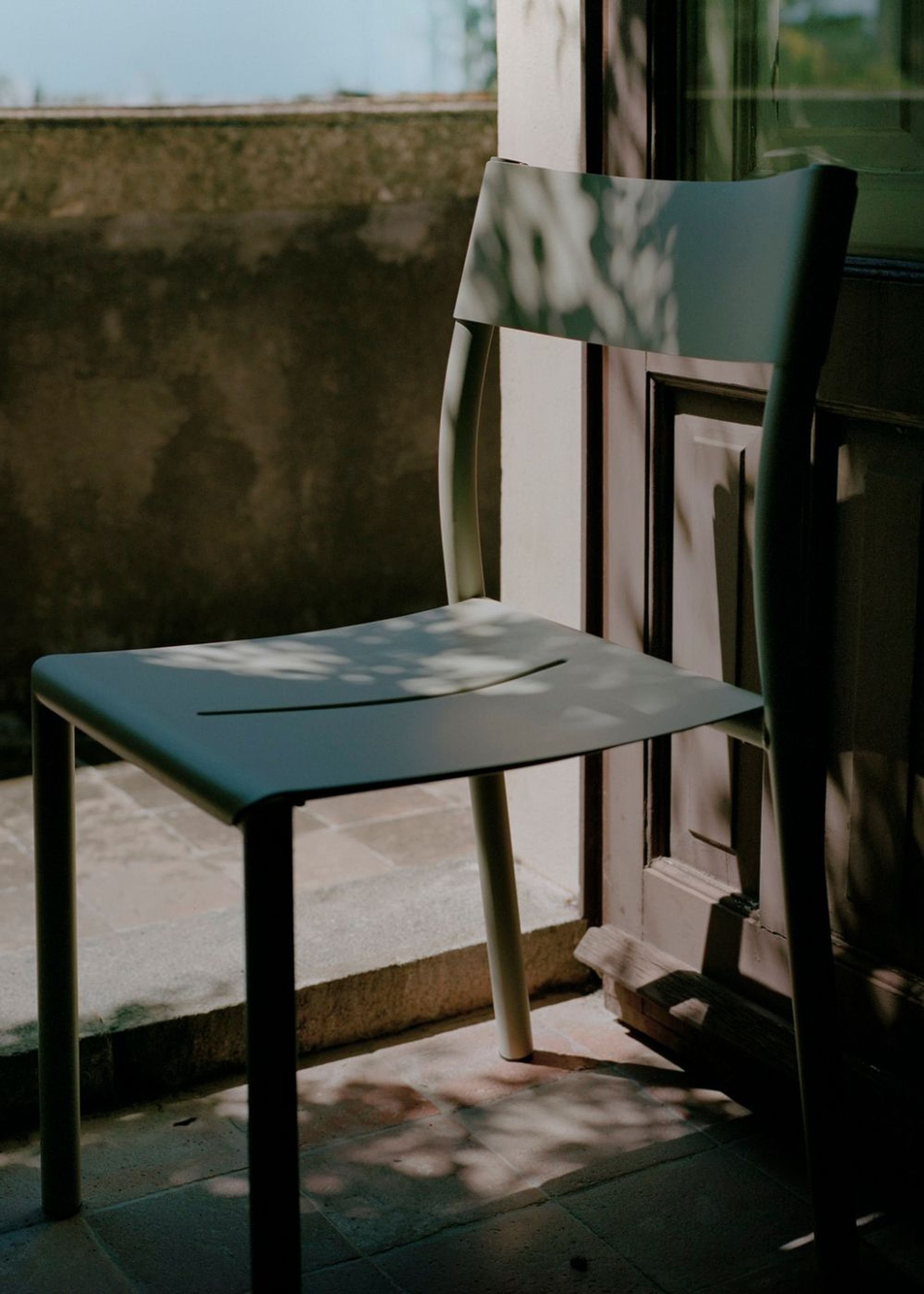 New Works - Puutarhatuoli - May Chair - Light Grey