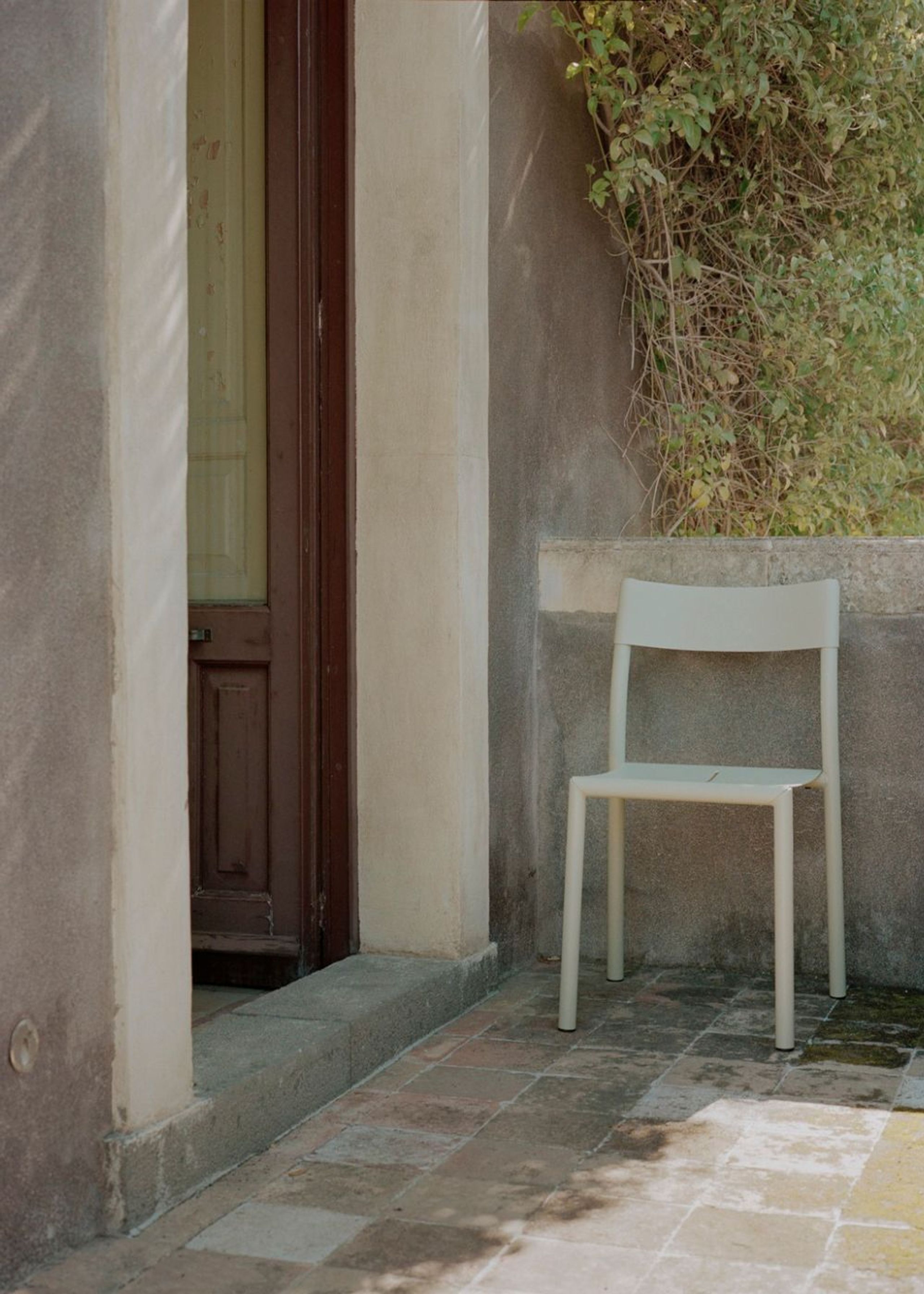 New Works - Puutarhatuoli - May Chair - Light Grey