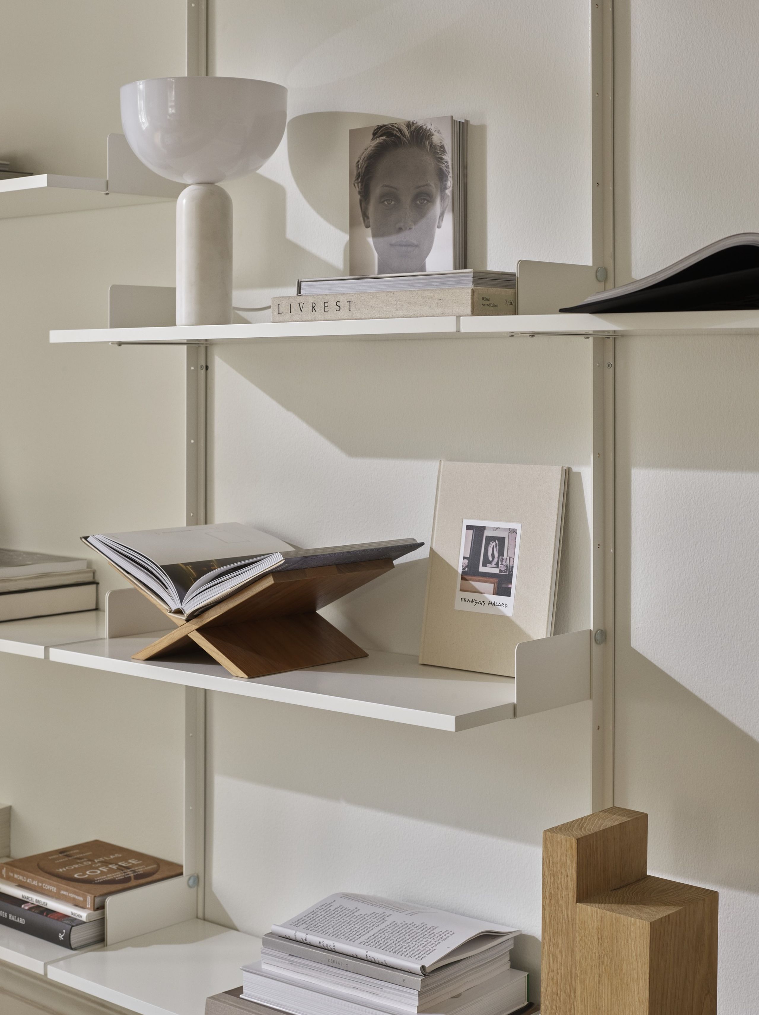 New Works - Prateleira - NEW WORKS SHELVING SYSTEM - New Works Living Shelf - White / White