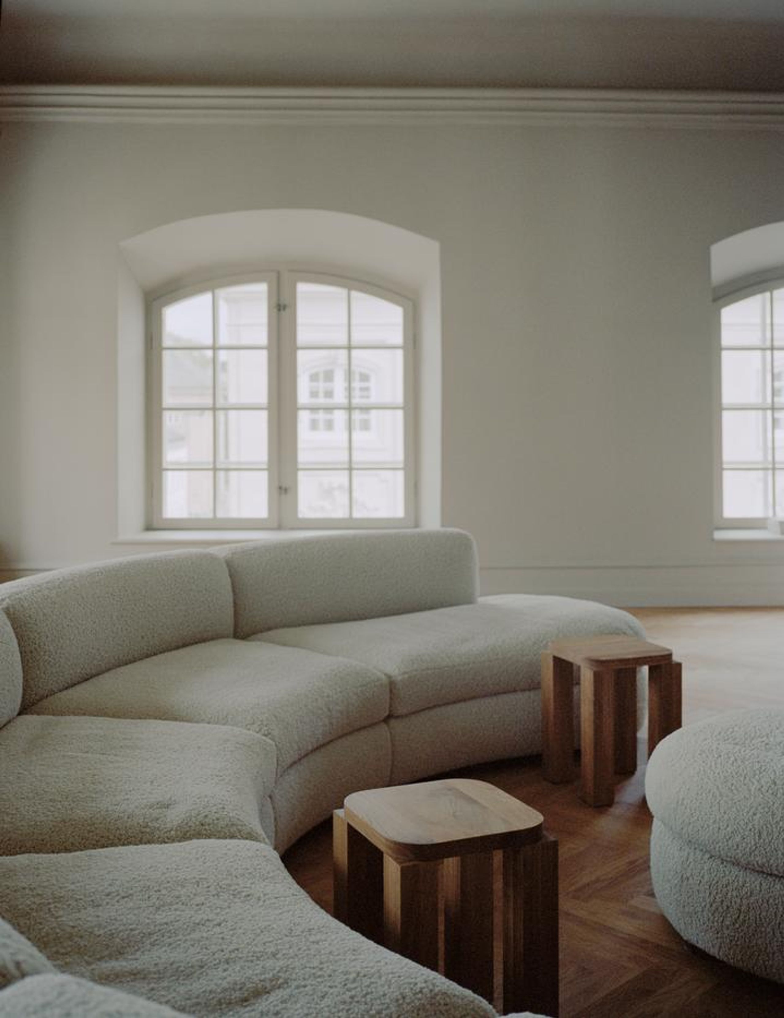 New Works - Modular sofa - Coda Open End Right Module 43 - Drake Spacedust