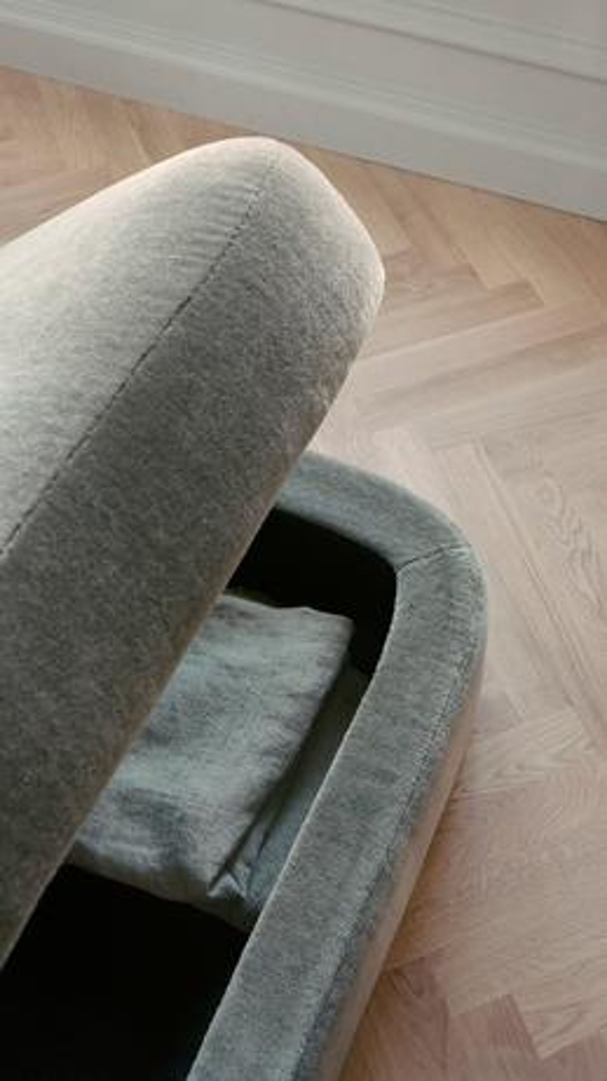New Works - Puf - Covent Pouf Small - Barnum 010 - Dark Taupe