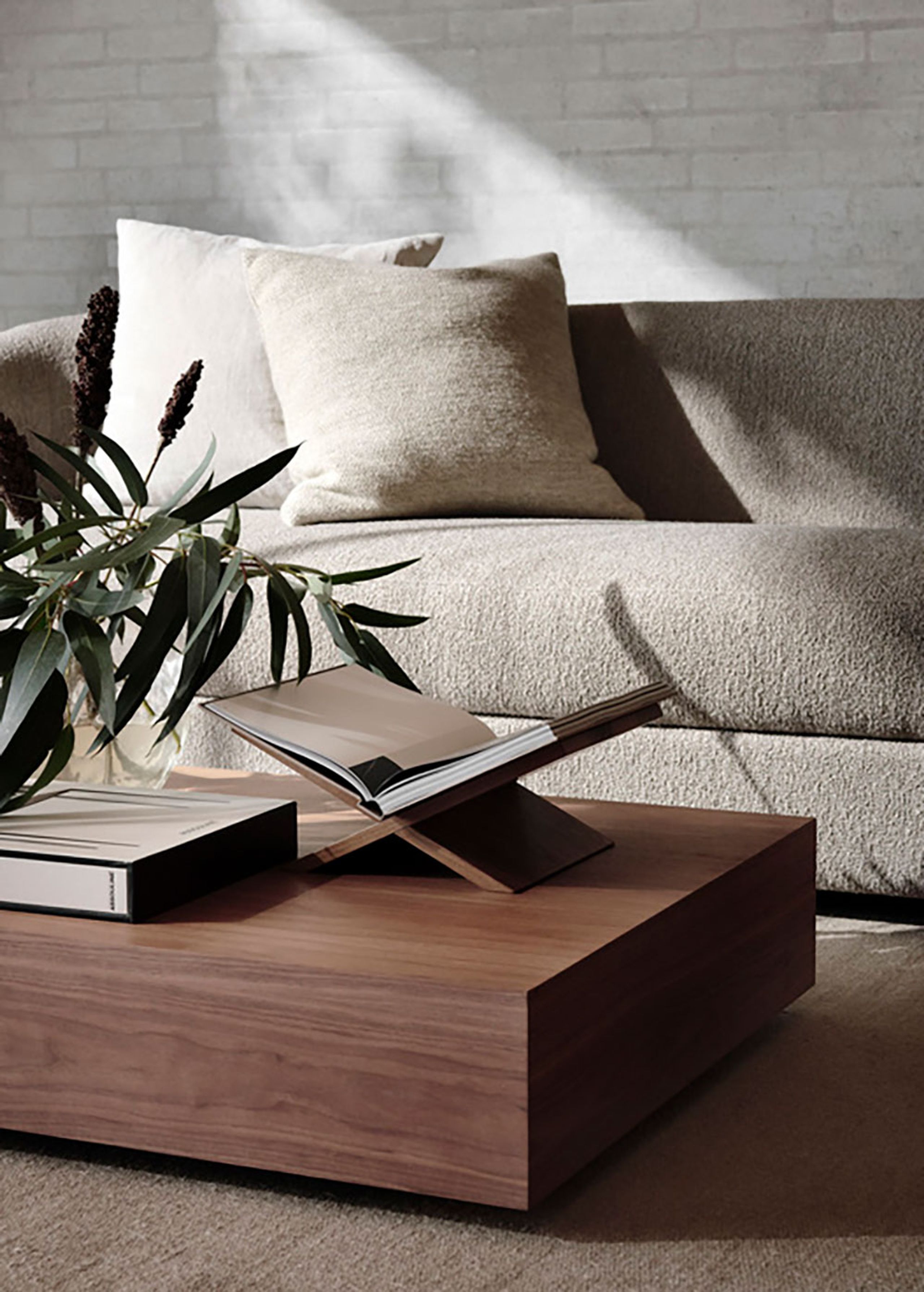 New Works - Mesa de centro - Mass Wide Coffee Table - Natural Walnut