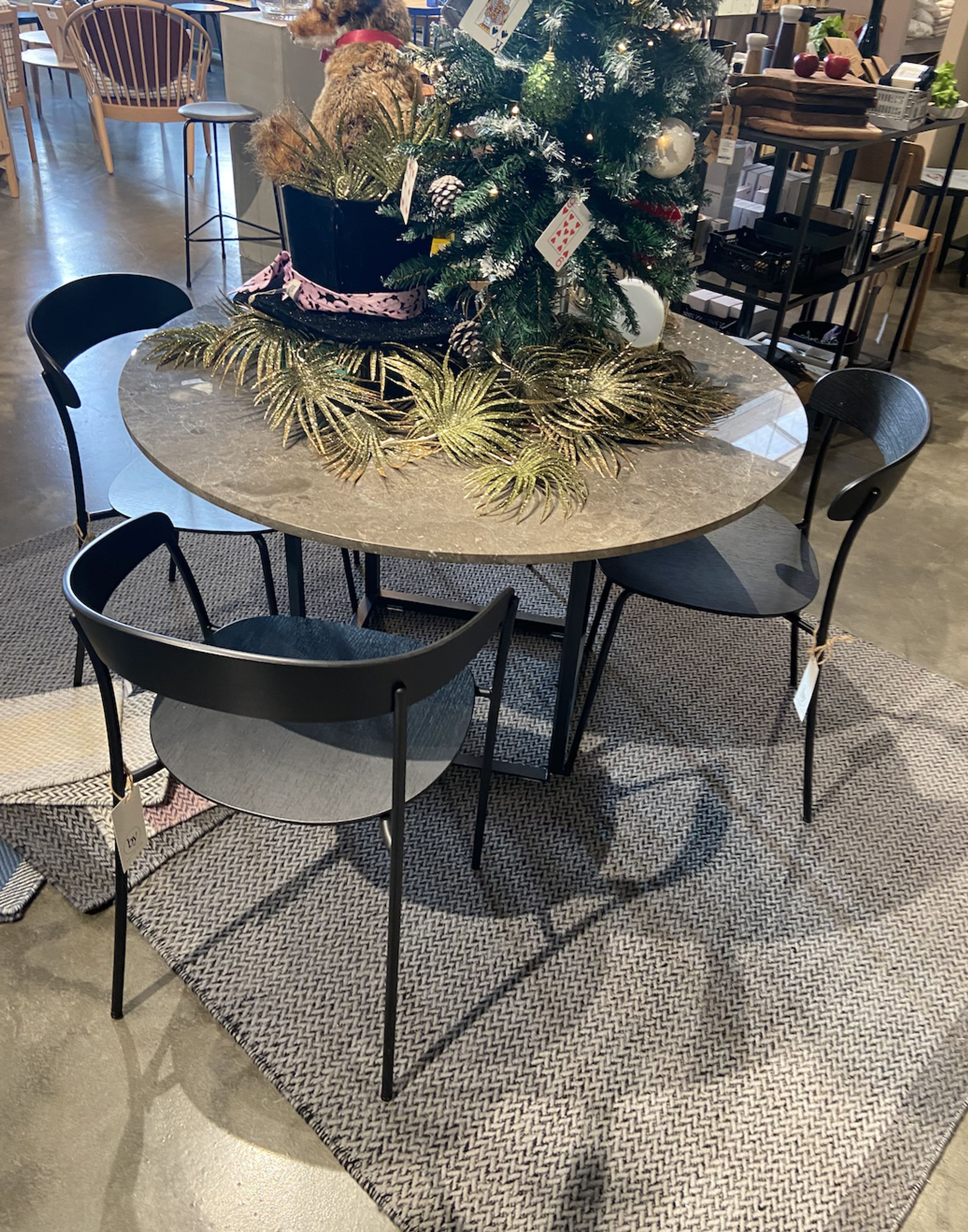 New Works - Tavolo da pranzo - Florence Dining Table Ø120 - Showroommodel - Gris du Marais w. Black Frame