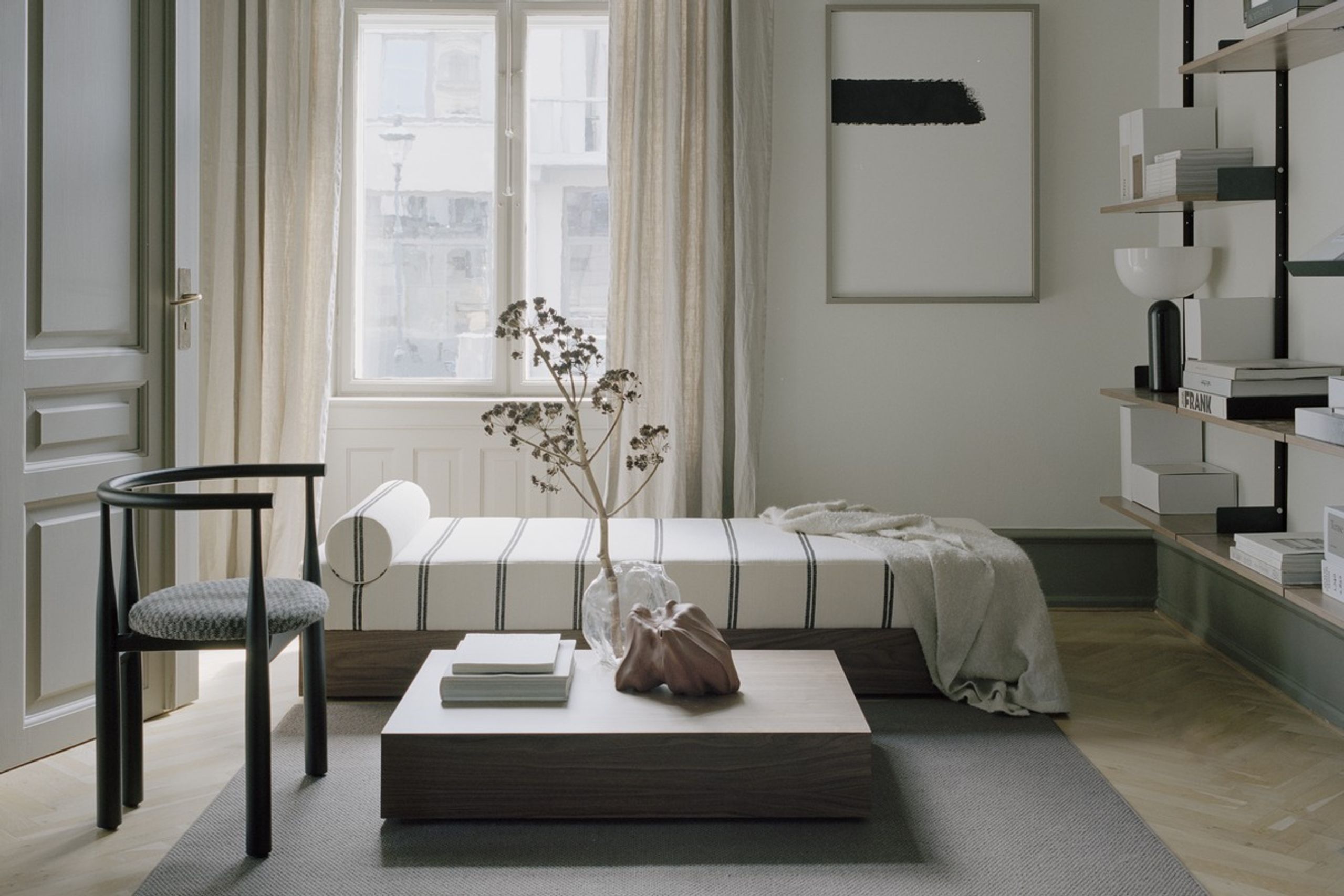 New Works - Dining chair - BUKOWSKI CHAIR - Black w. Élitis Pur Lin LI 419 80