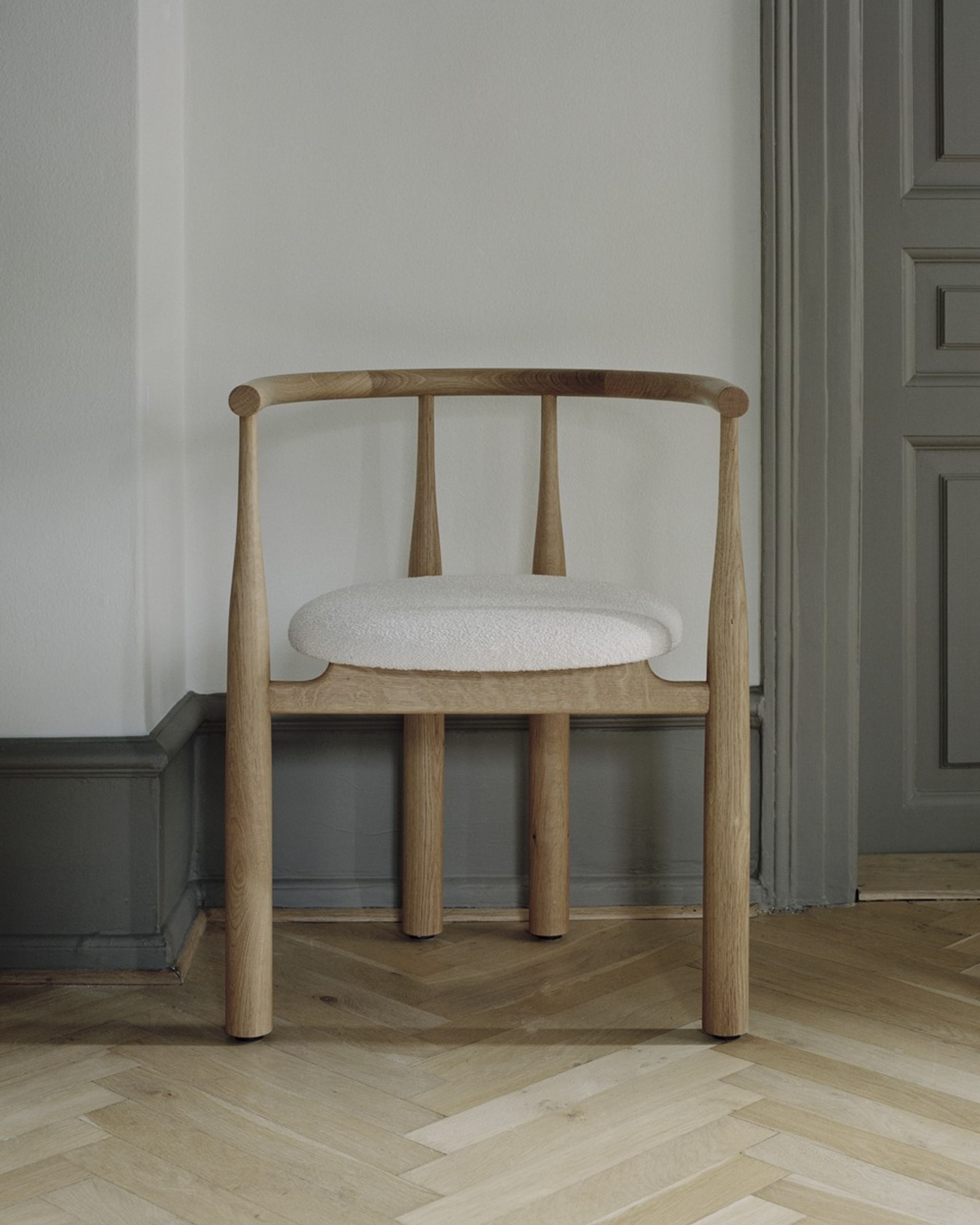 New Works - Cadeira de jantar - BUKOWSKI CHAIR - Oak w. Nevotex, Barnum, Lana 24