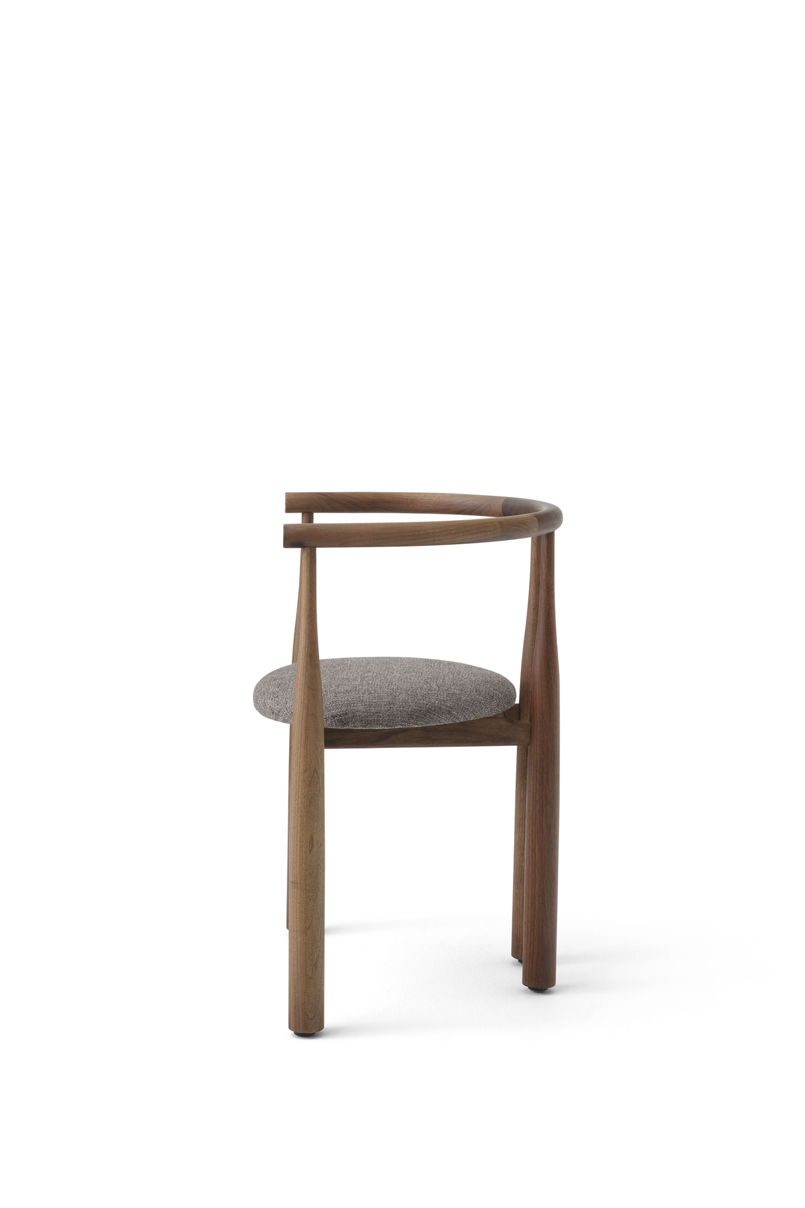 New Works - Jídelní židle - BUKOWSKI CHAIR - Walnut w. Osborne & Little Carnavon Cacao Stone