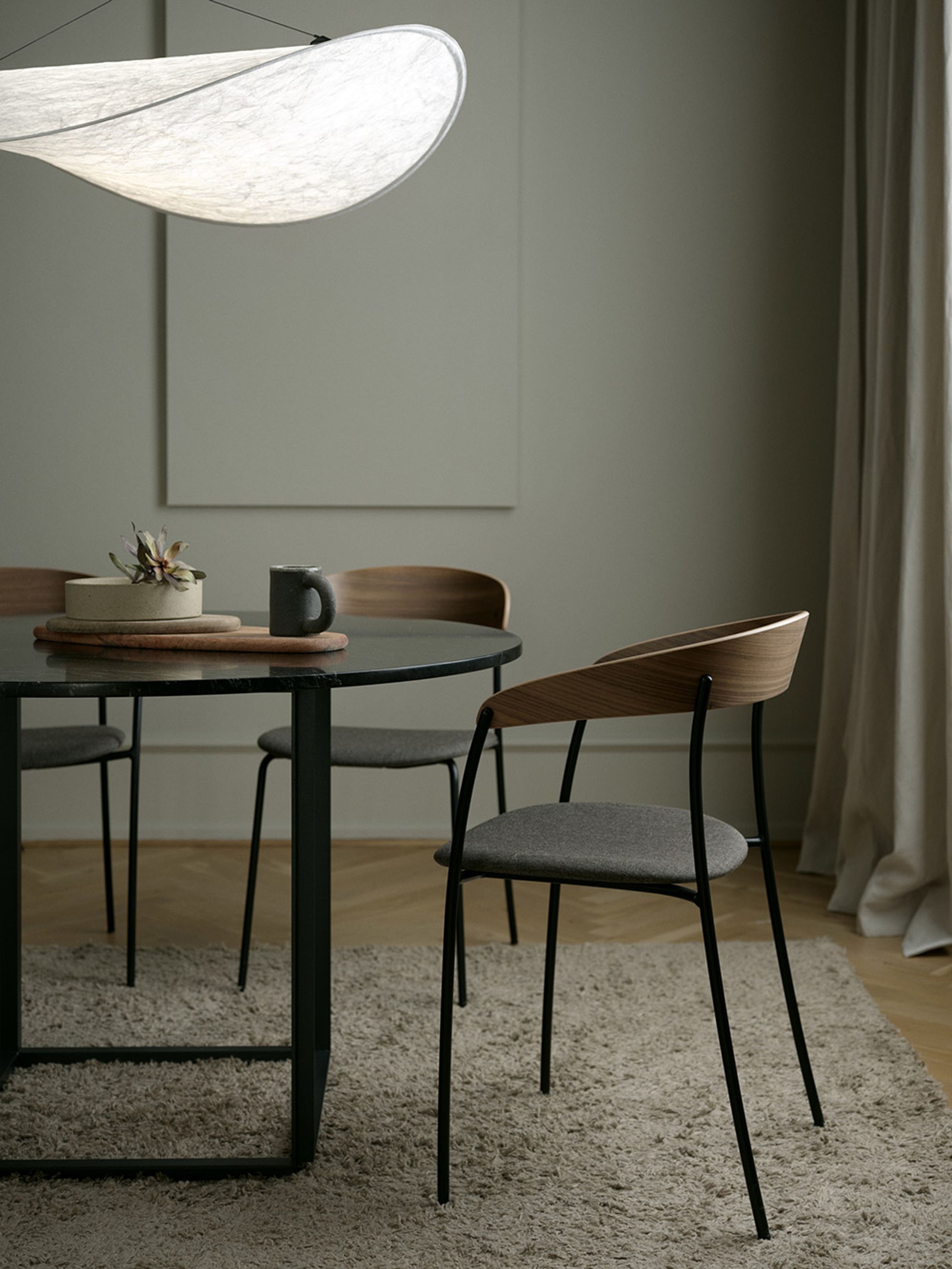 New Works - Spisebordsstol - Missing Armchair - Lacquered Walnut