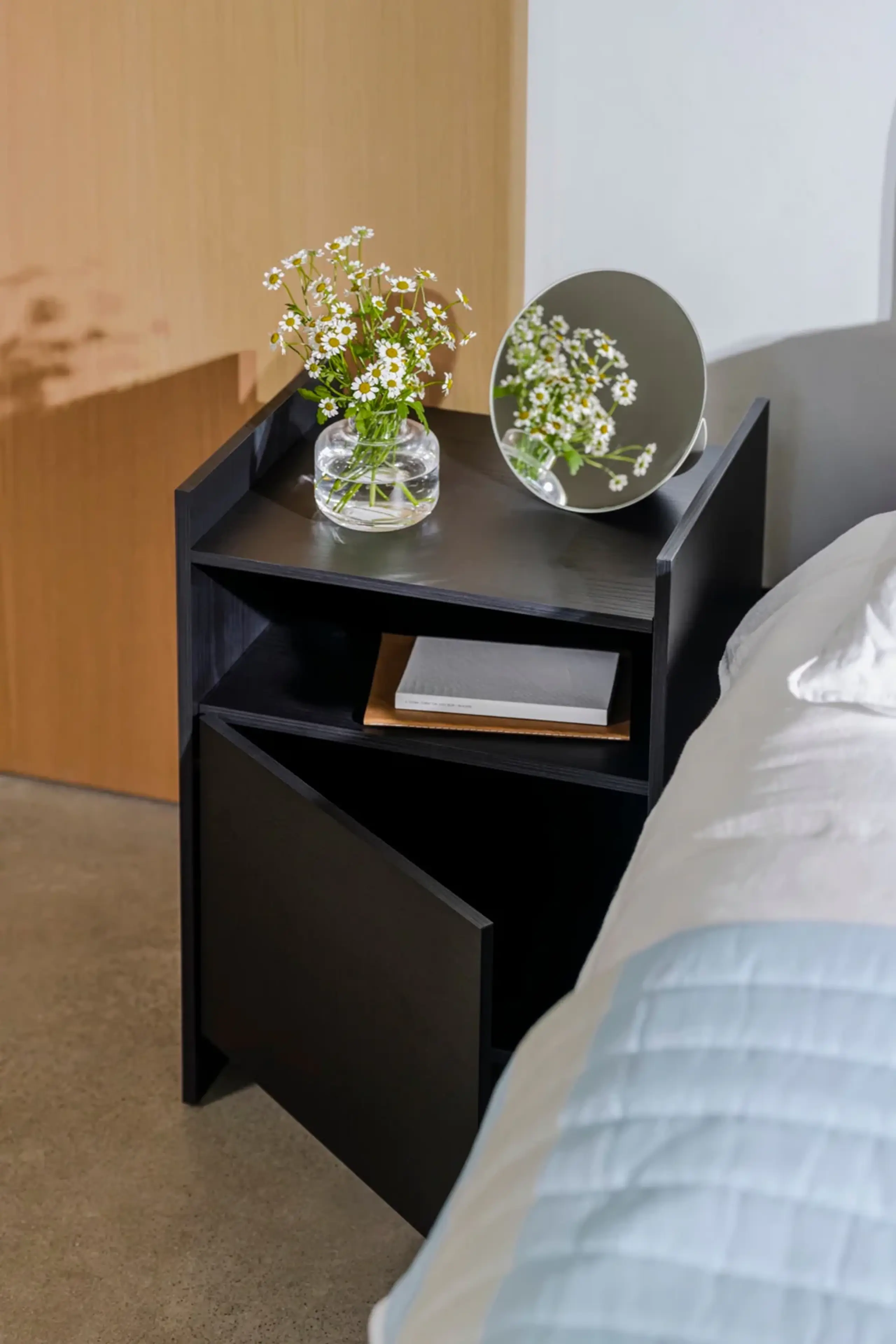 noo.ma - Tavolo da notte - Toopt Bedside Table - Black Oak - melamine