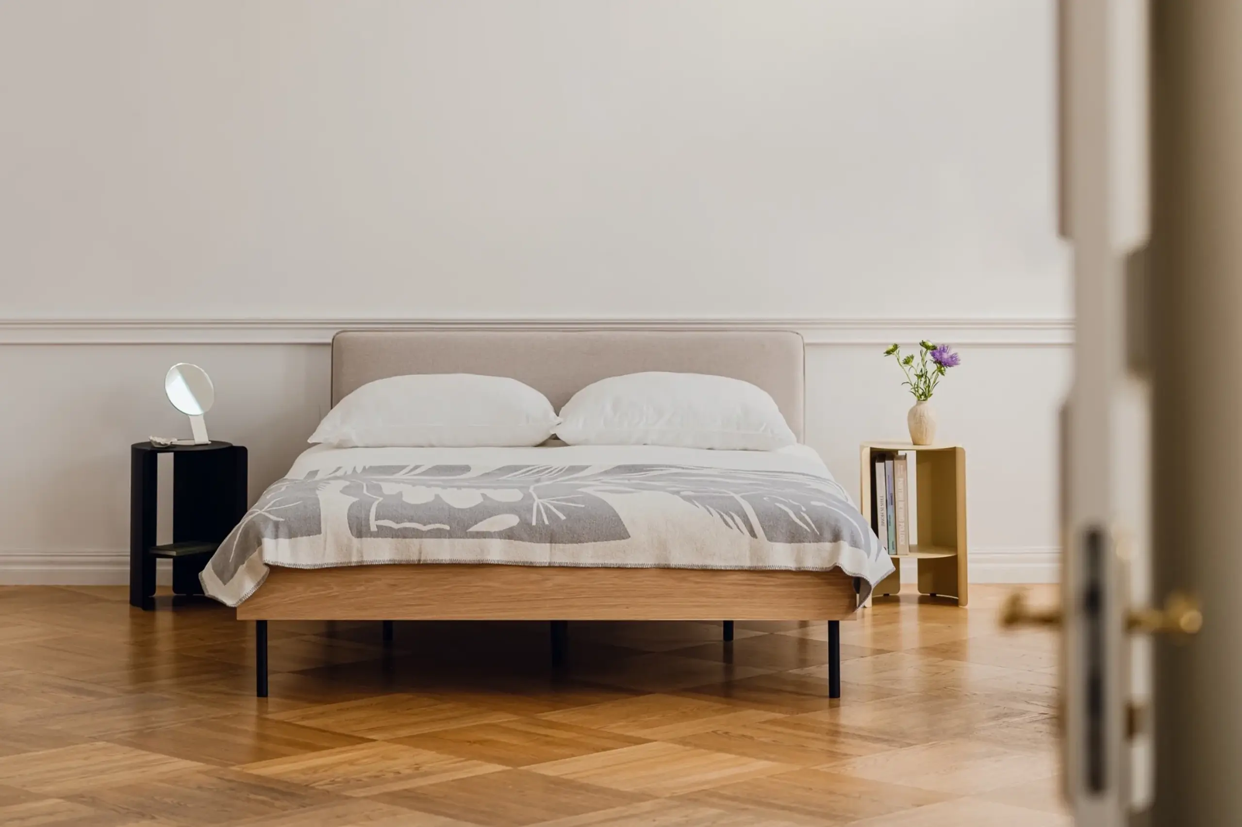 noo.ma - Cambiador - Wa Side Table - Butter Yellow