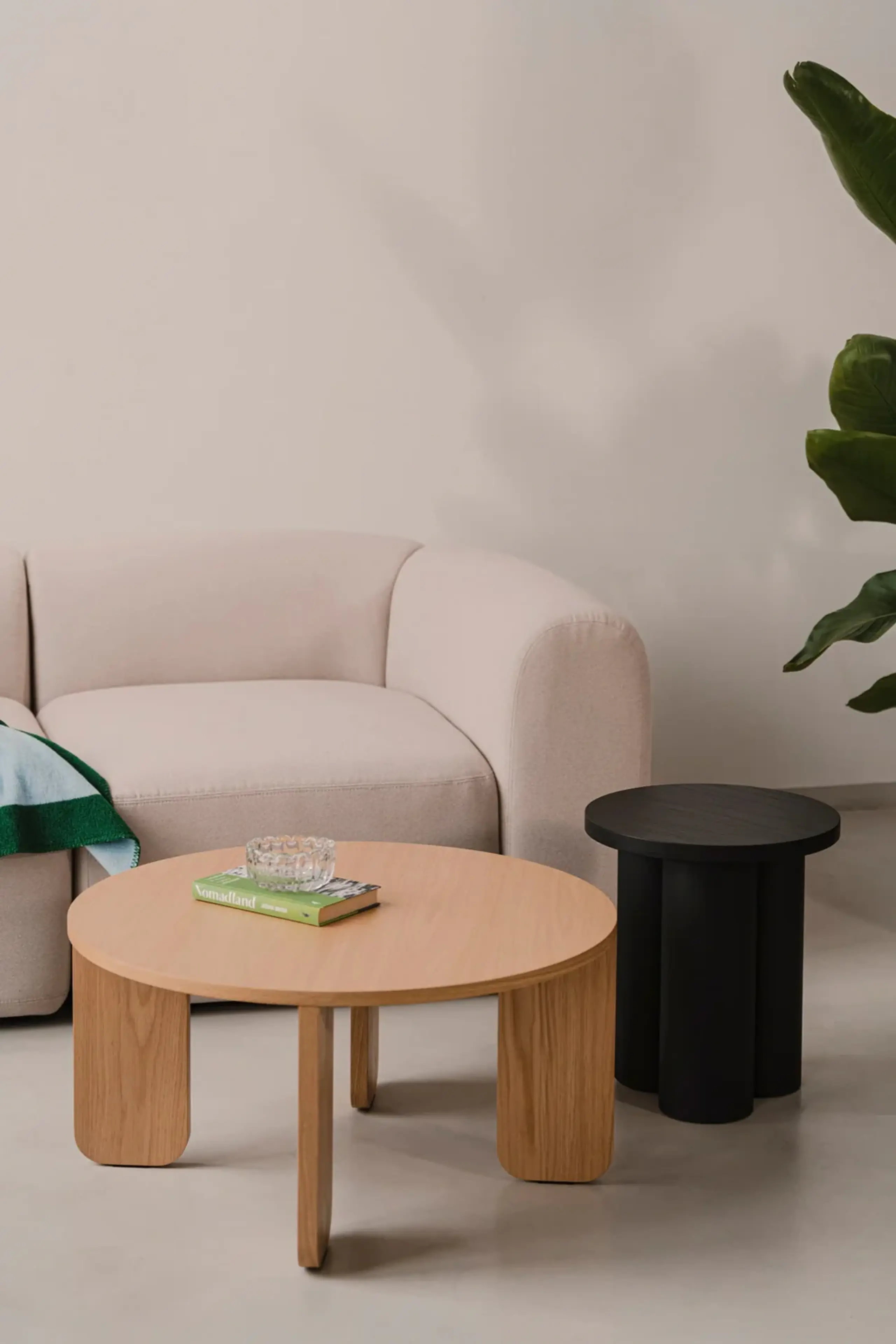 noo.ma - Stolička - Oly Stool - Vulcano Black