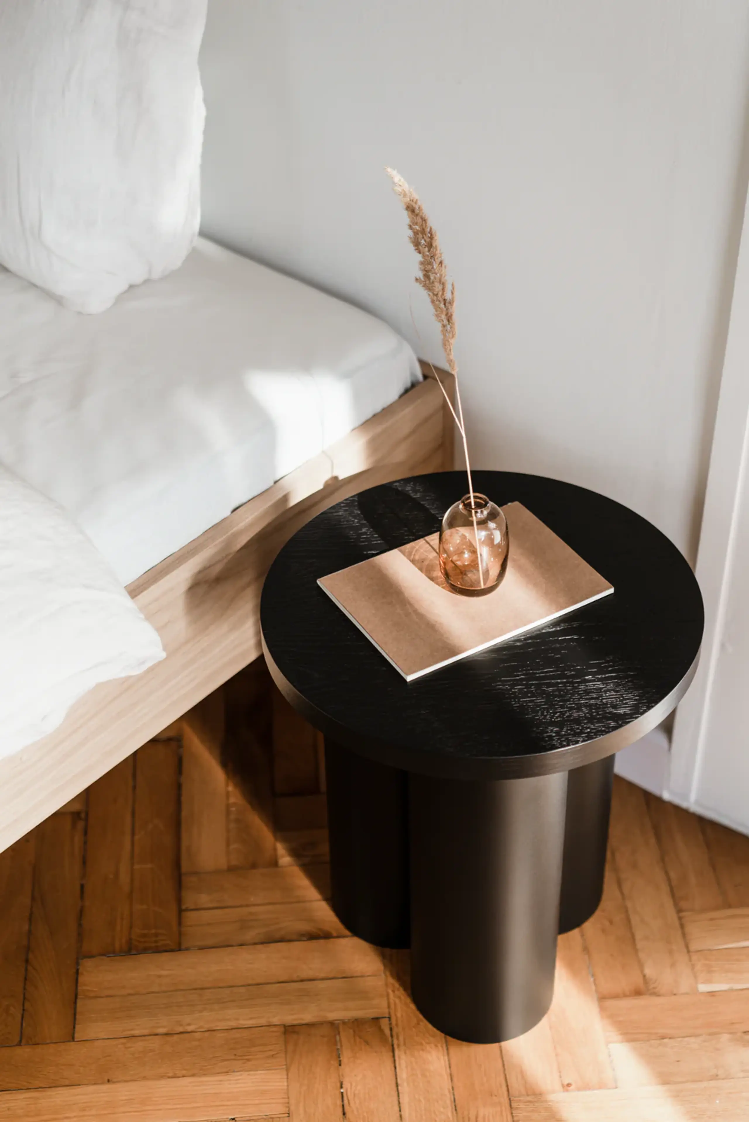 noo.ma - Stolička - Oly Stool - Vulcano Black