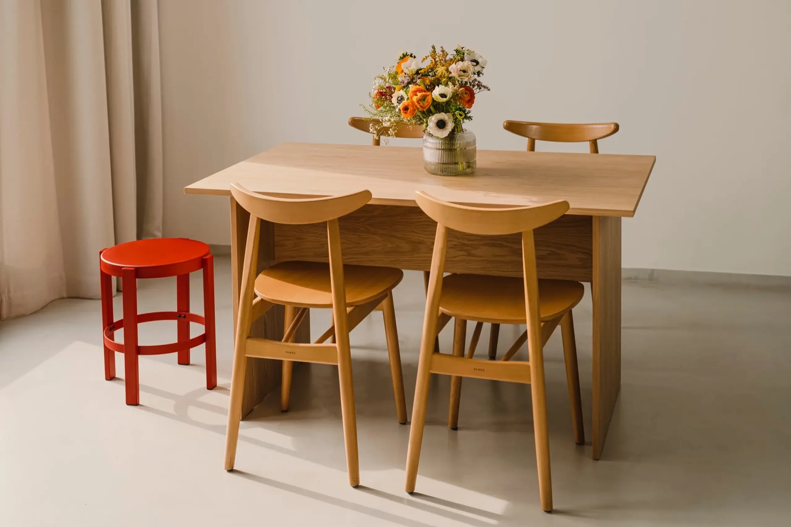 noo.ma - Dining Table - Hett Table - 130 cm - Oak