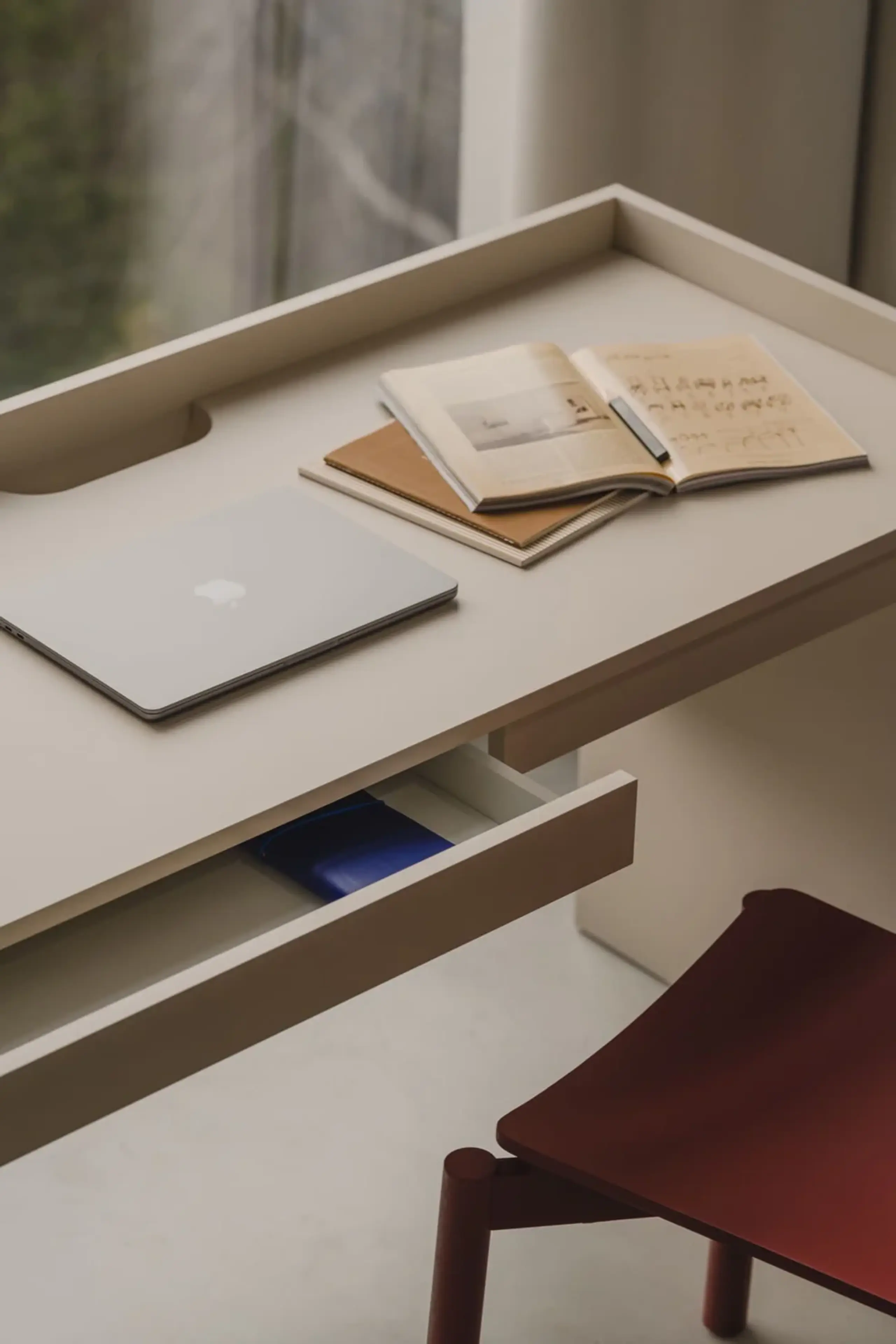 noo.ma - Matstol - Wem Chair - Marron Red Wooden