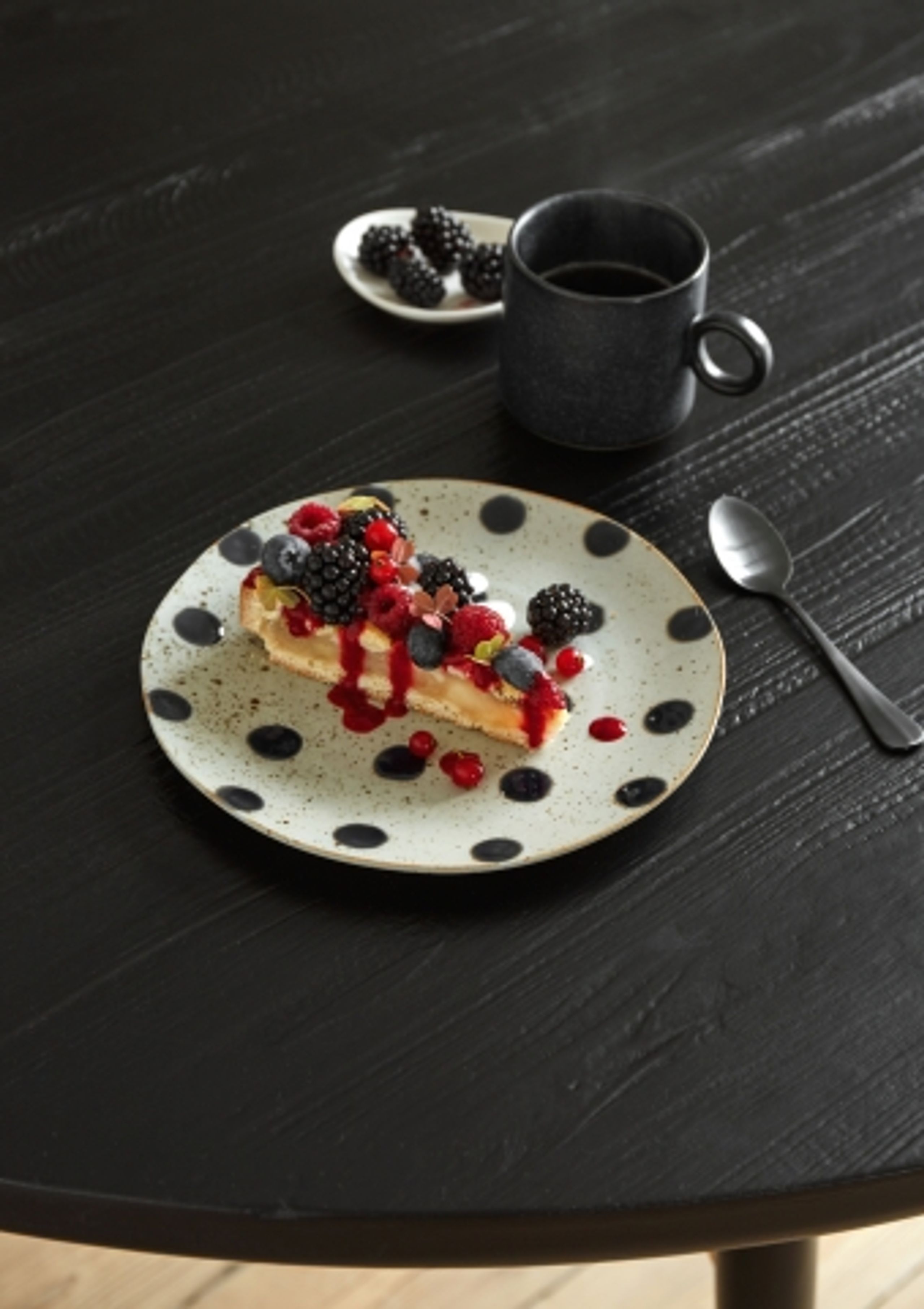 Nordal - Bord - GRAINY Plates - Dark blue dots - Small plate