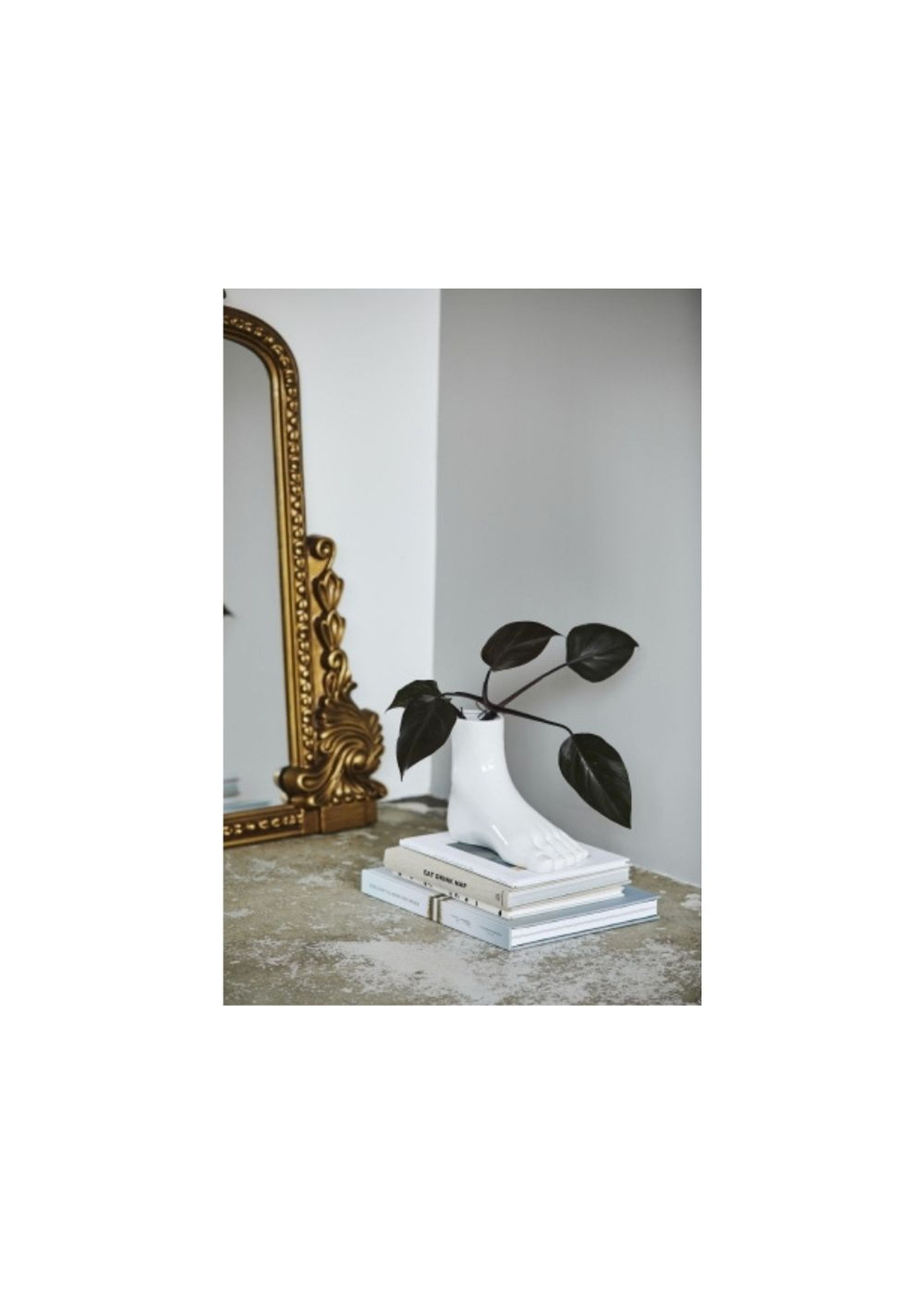 Nordal - Vase - ARUBA foot - White