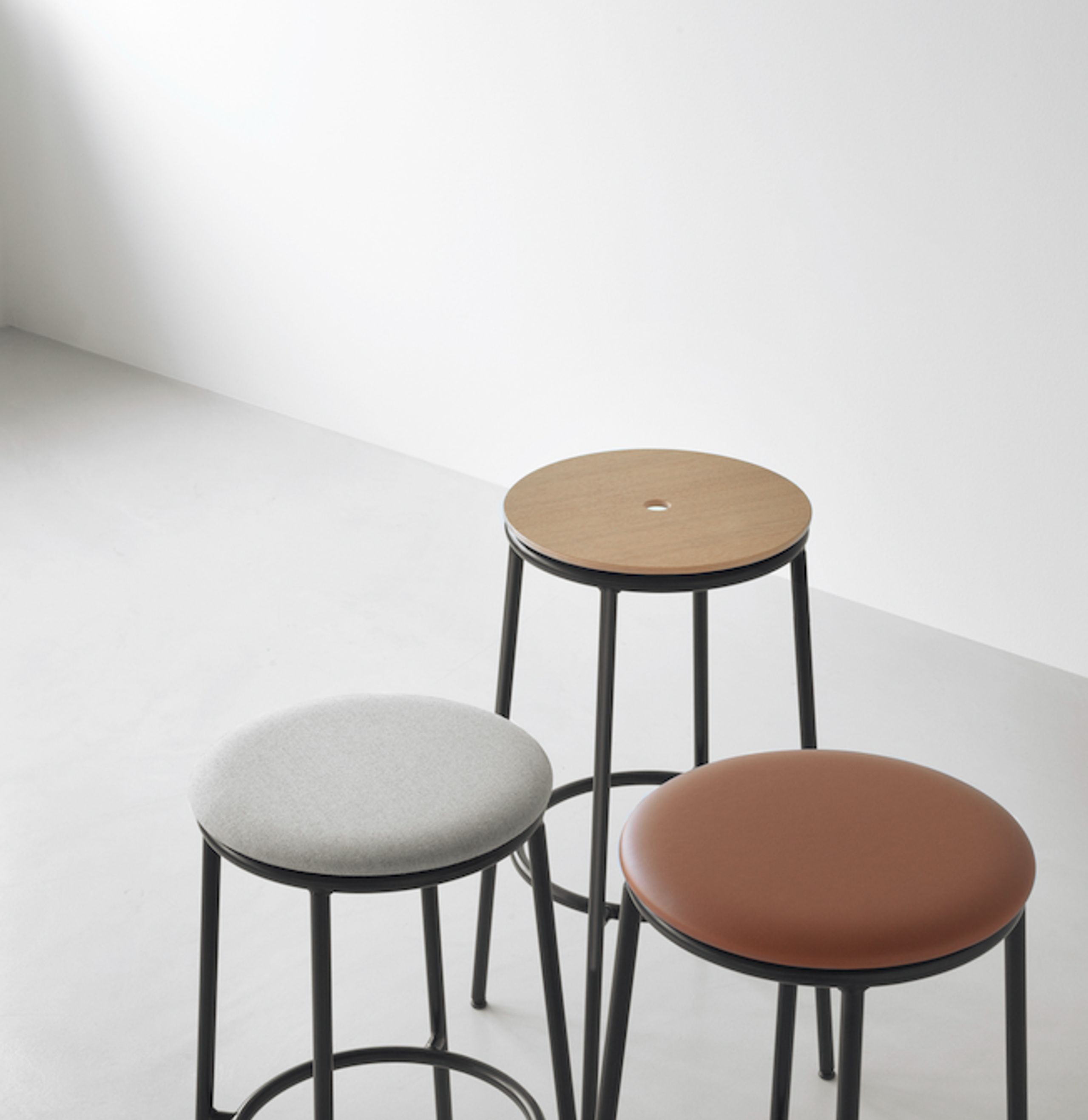 Normann Copenhagen - Barstol - Circa Barstool - 75 cm Upholstery - Sand