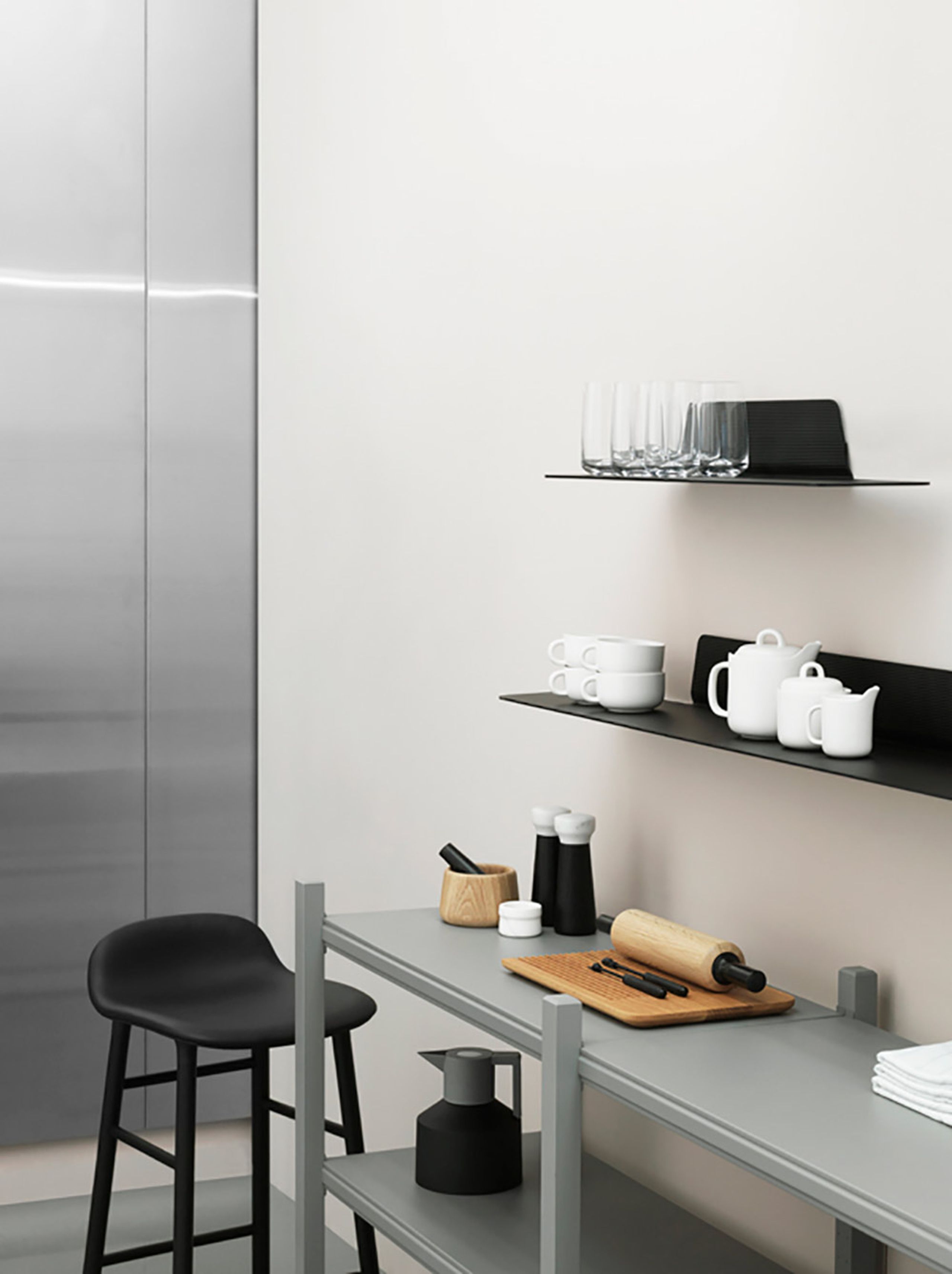 Normann Copenhagen - Bar stool - Form Barstool - 75 cm - Full Upholstery Wood - Frame: Black Lacquered / Fabric: City Velvet vol. 2 35