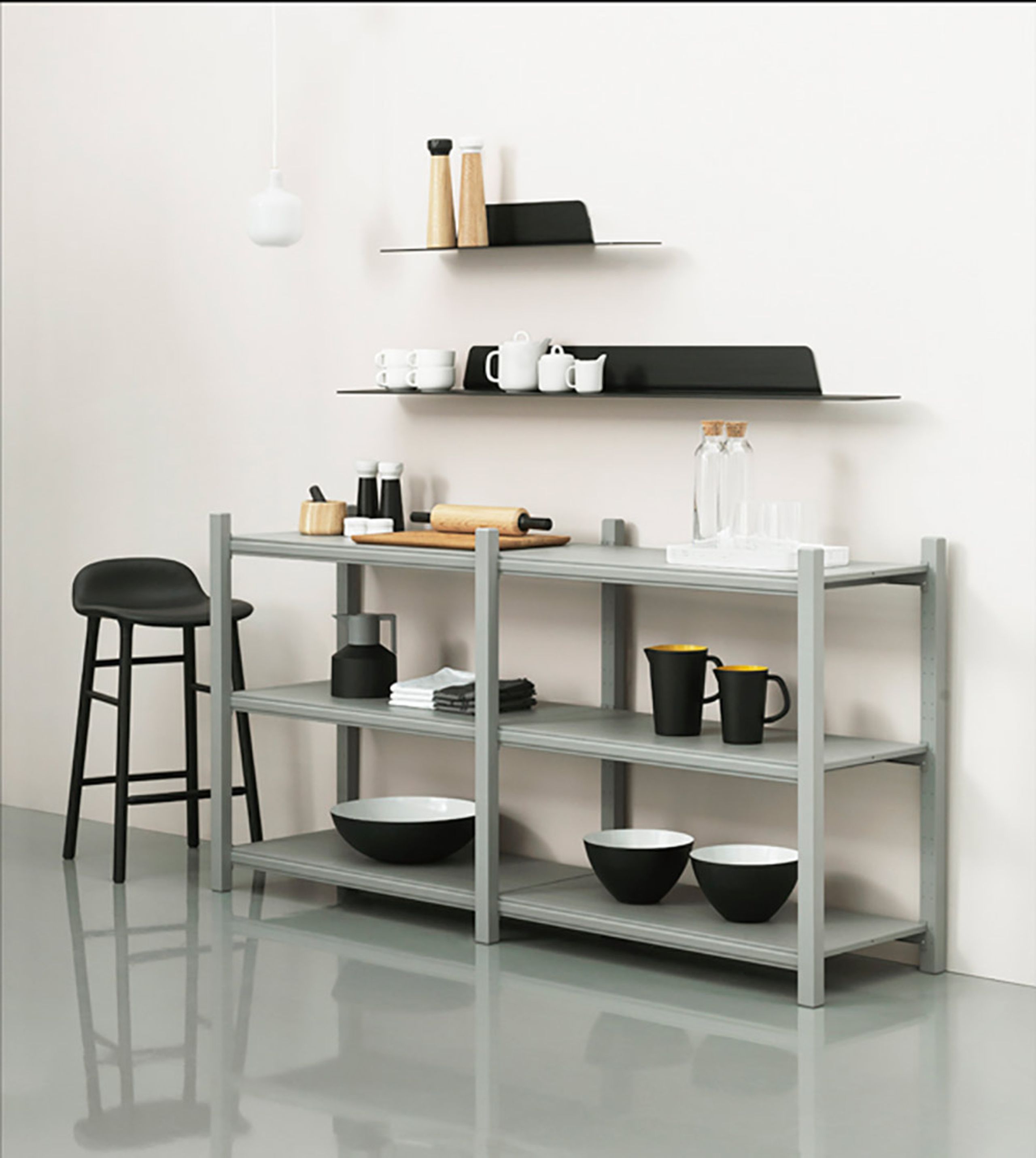 Normann Copenhagen - Bar stool - Form Barstool - 75 cm - Full Upholstery Wood - Frame: Black Lacquered / Fabric: City Velvet vol. 2 35