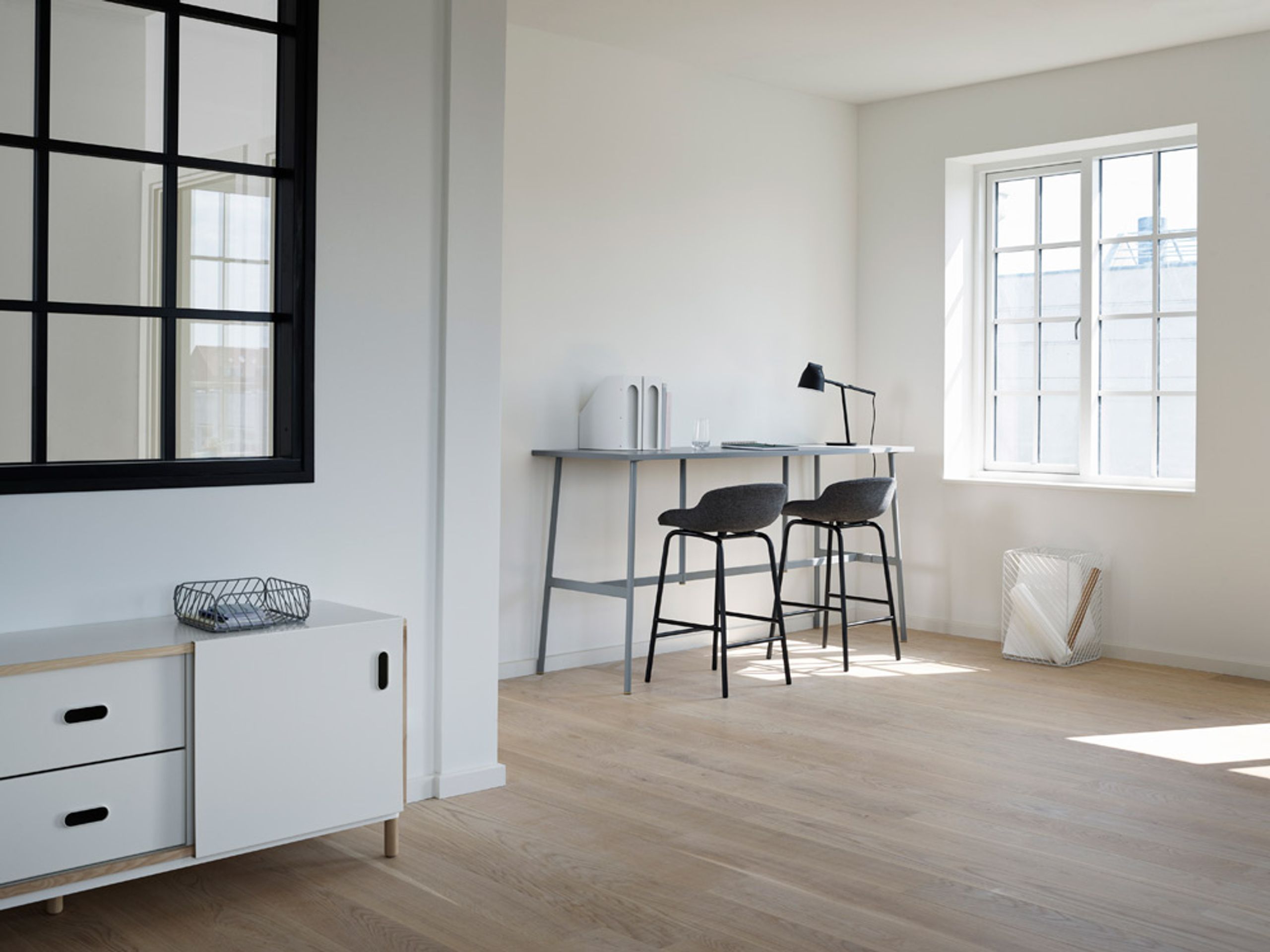 Normann Copenhagen - Bar stool - Hyg Barstool / 65 cm / 75 cm / by Simon Legald - Grey