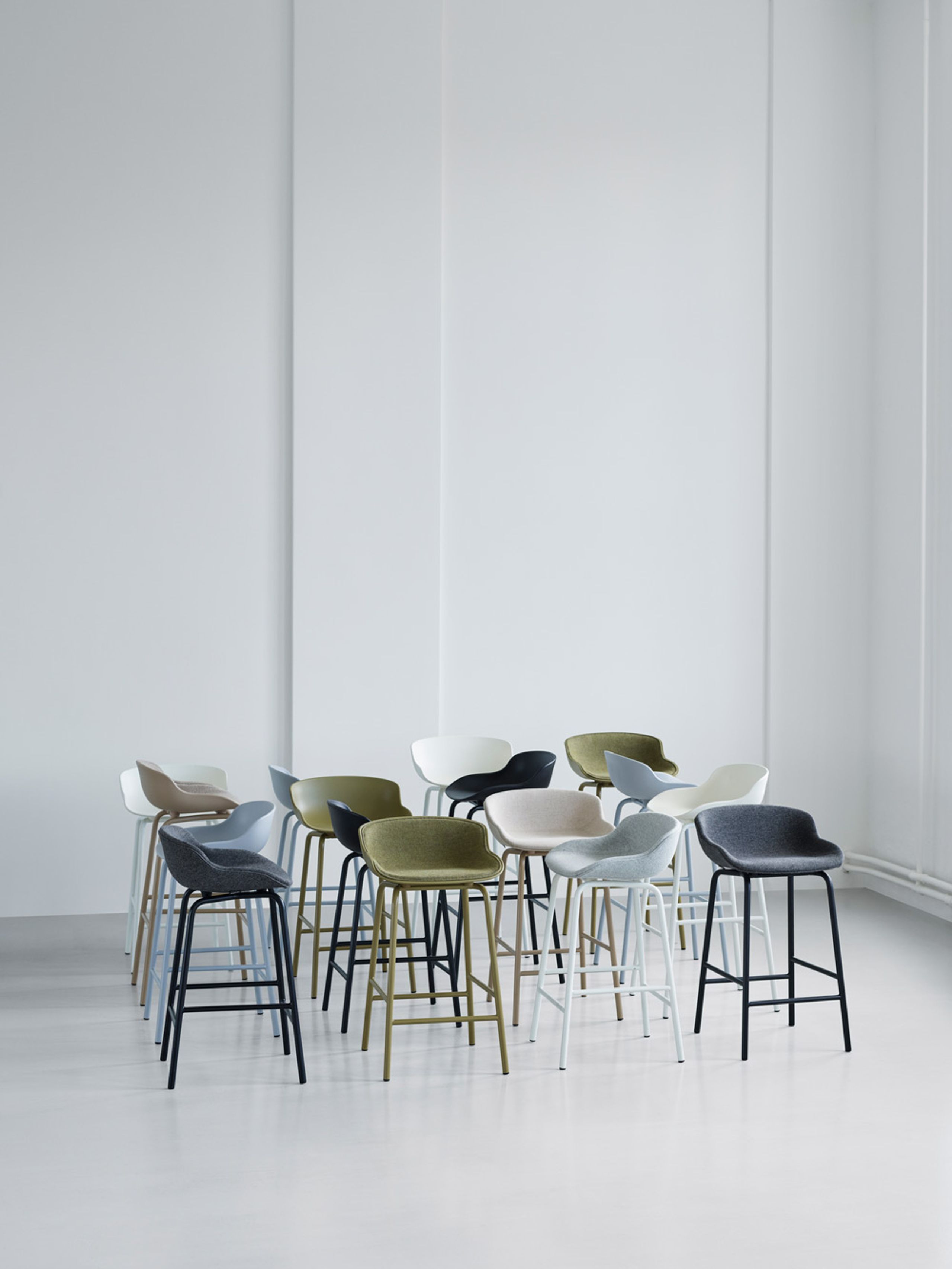 Normann Copenhagen - Bar stool - Hyg Barstool / 65 cm / 75 cm / by Simon Legald - Grey