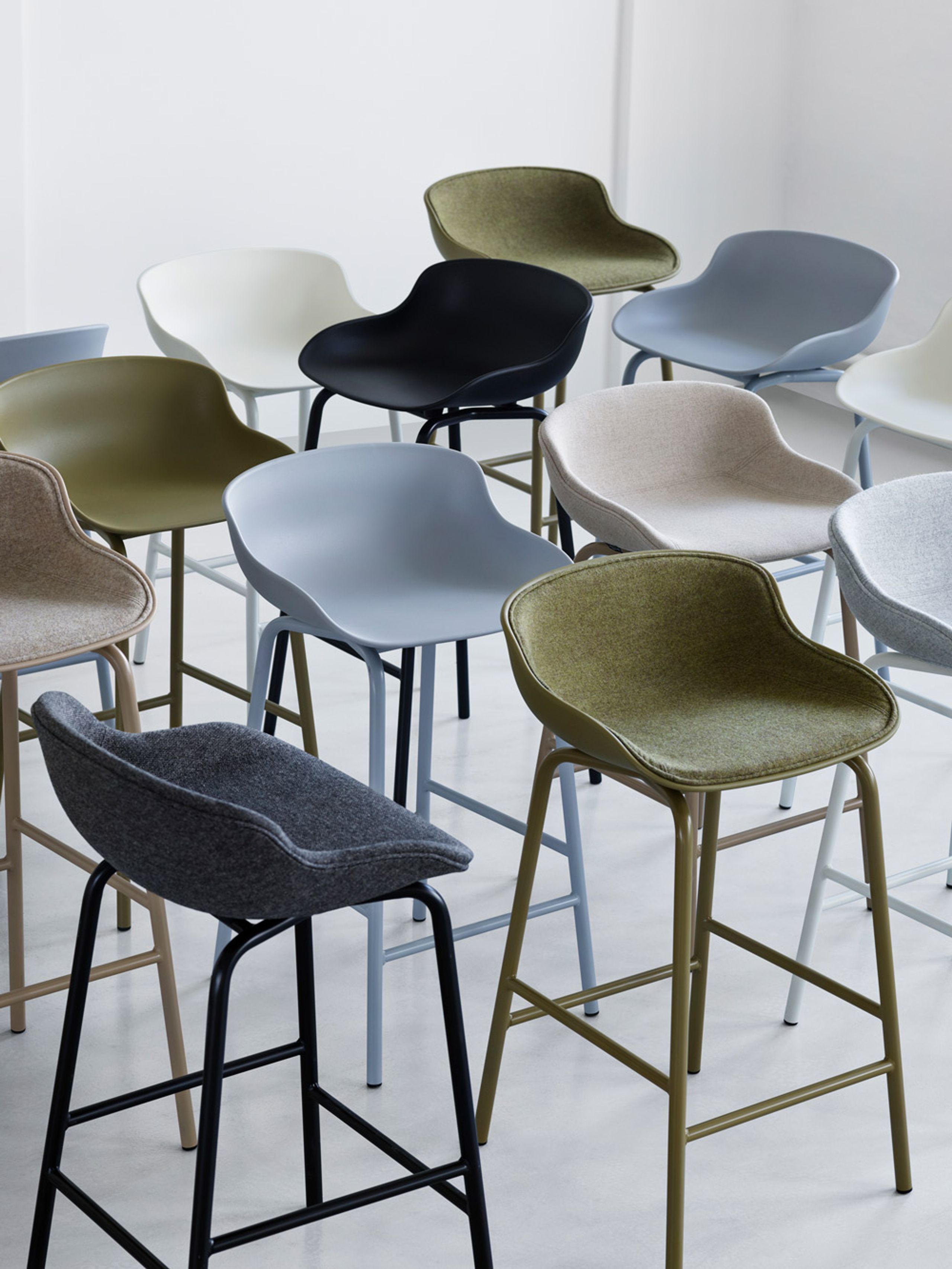 Normann Copenhagen - Bar stool - Hyg Barstool / 65 cm / 75 cm / by Simon Legald - Sand