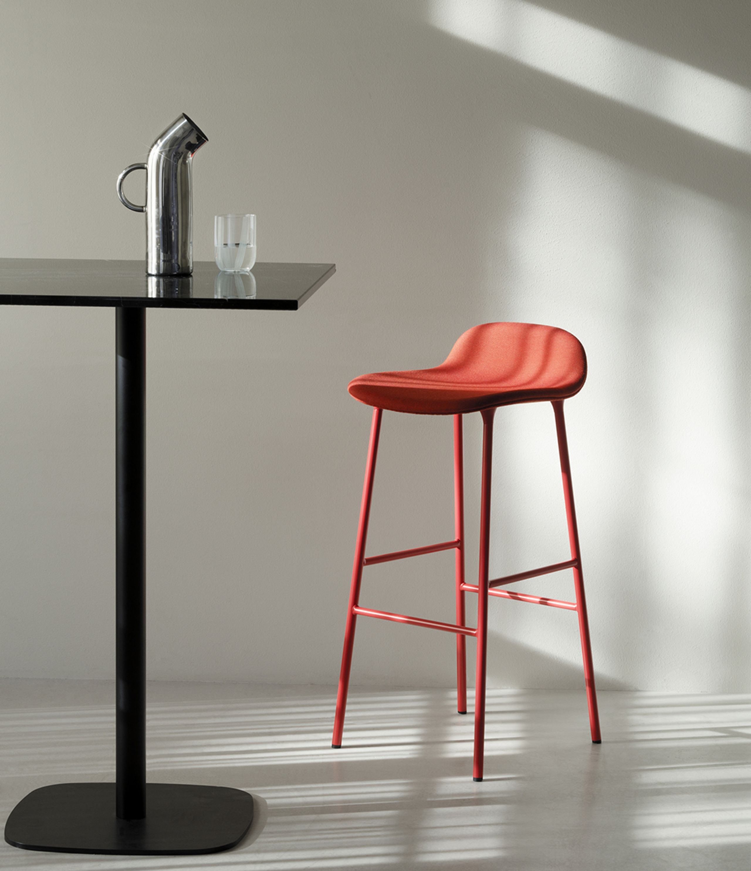 Normann Copenhagen - Bar stool - Form Barstool 65 cm Full Upholstery Steel - Chrome / City Velvet vol. 2 52