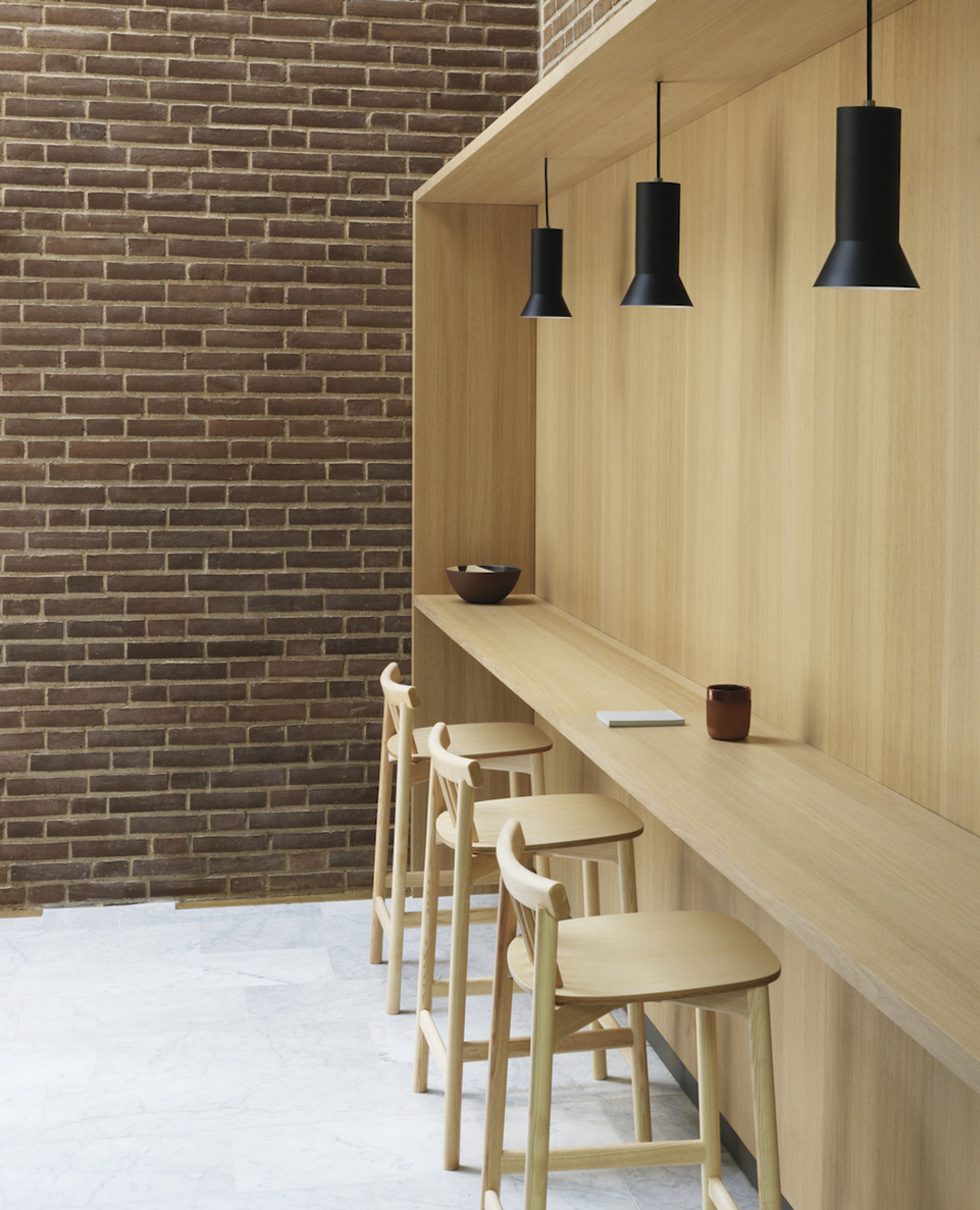 Normann Copenhagen - Barhocker - Pind Barstool 65 Cm - Brown Stained Ash