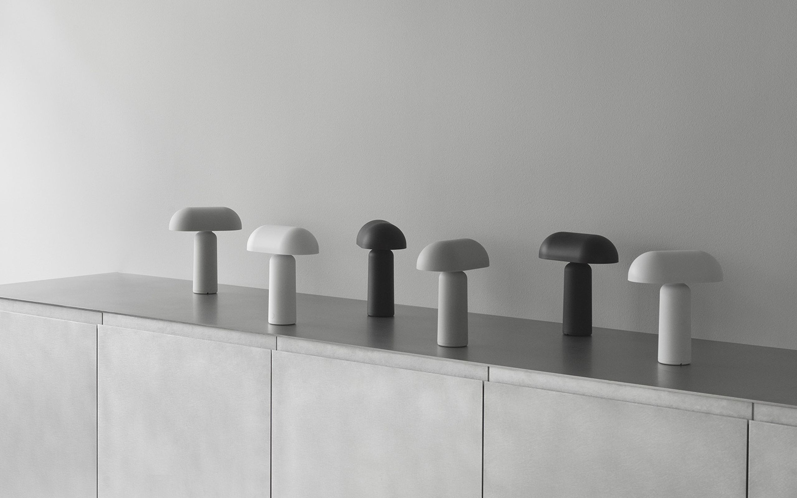 Normann Copenhagen - Bordlampe - 555 - Black