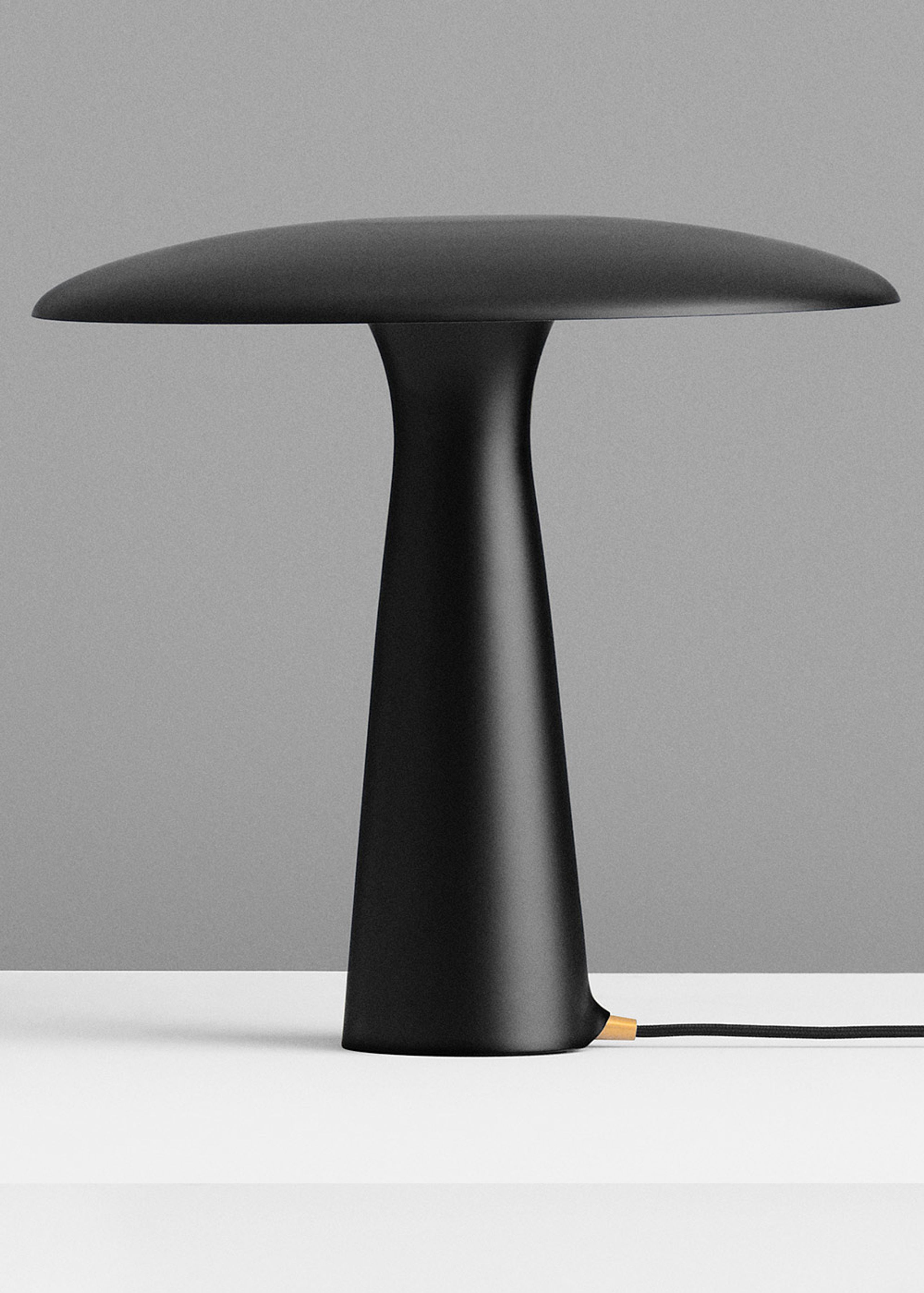 Normann Copenhagen - Bordlampe - Shelter bordlampe - Sort