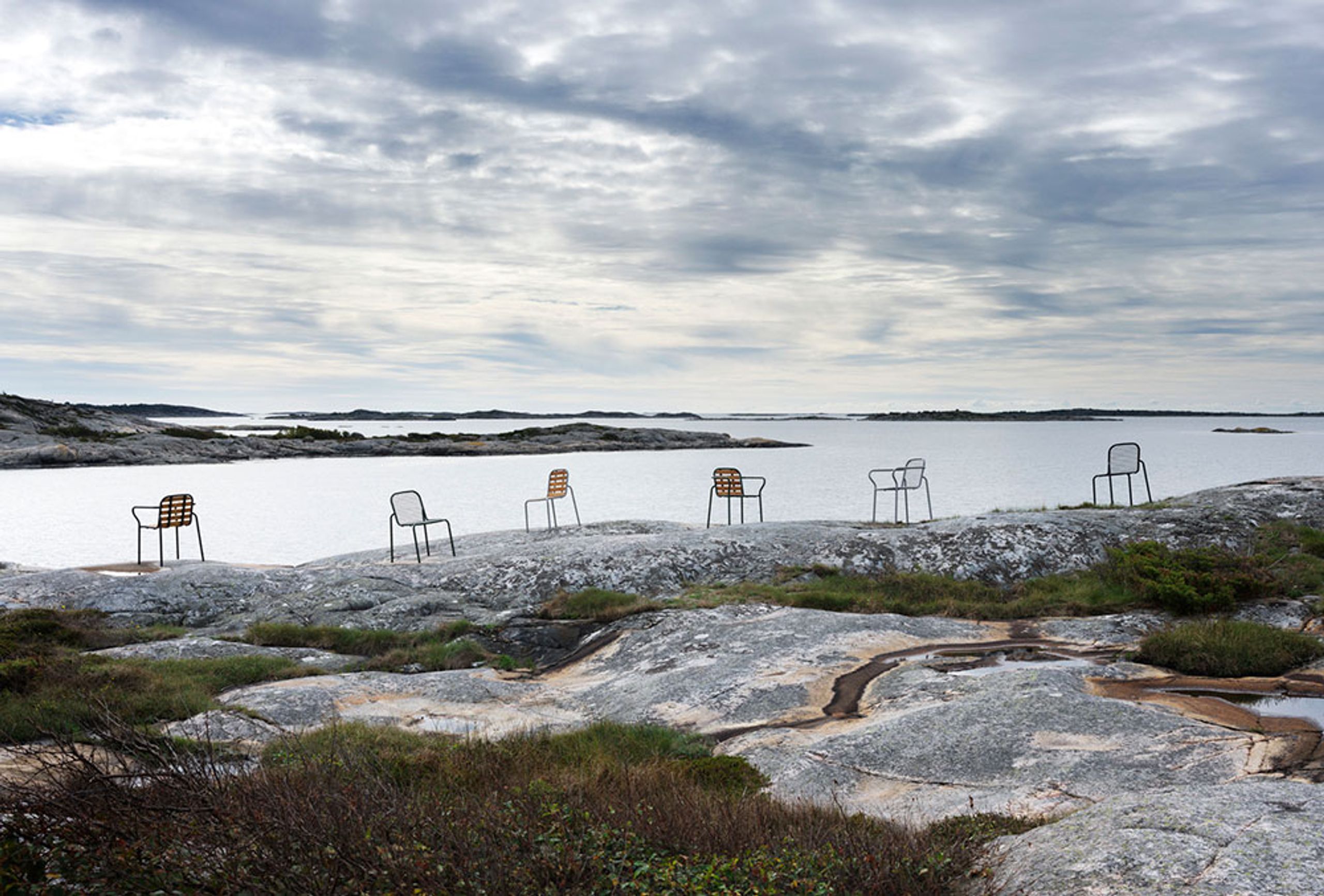 Normann Copenhagen - Garden chair - Vig Armchair Robinia - Black