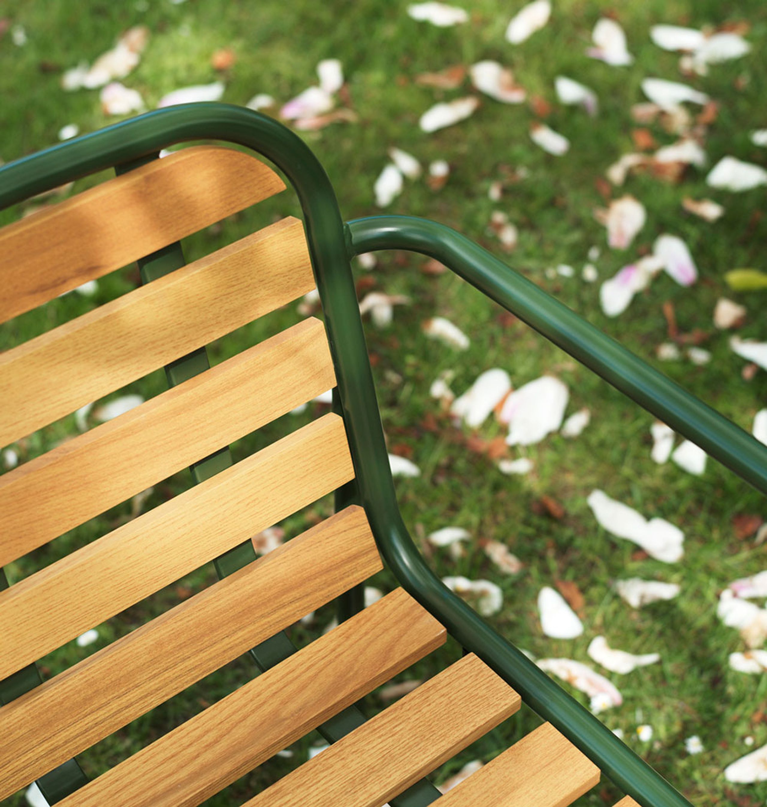 Normann Copenhagen - Garden chair - Vig Armchair Robinia - Black