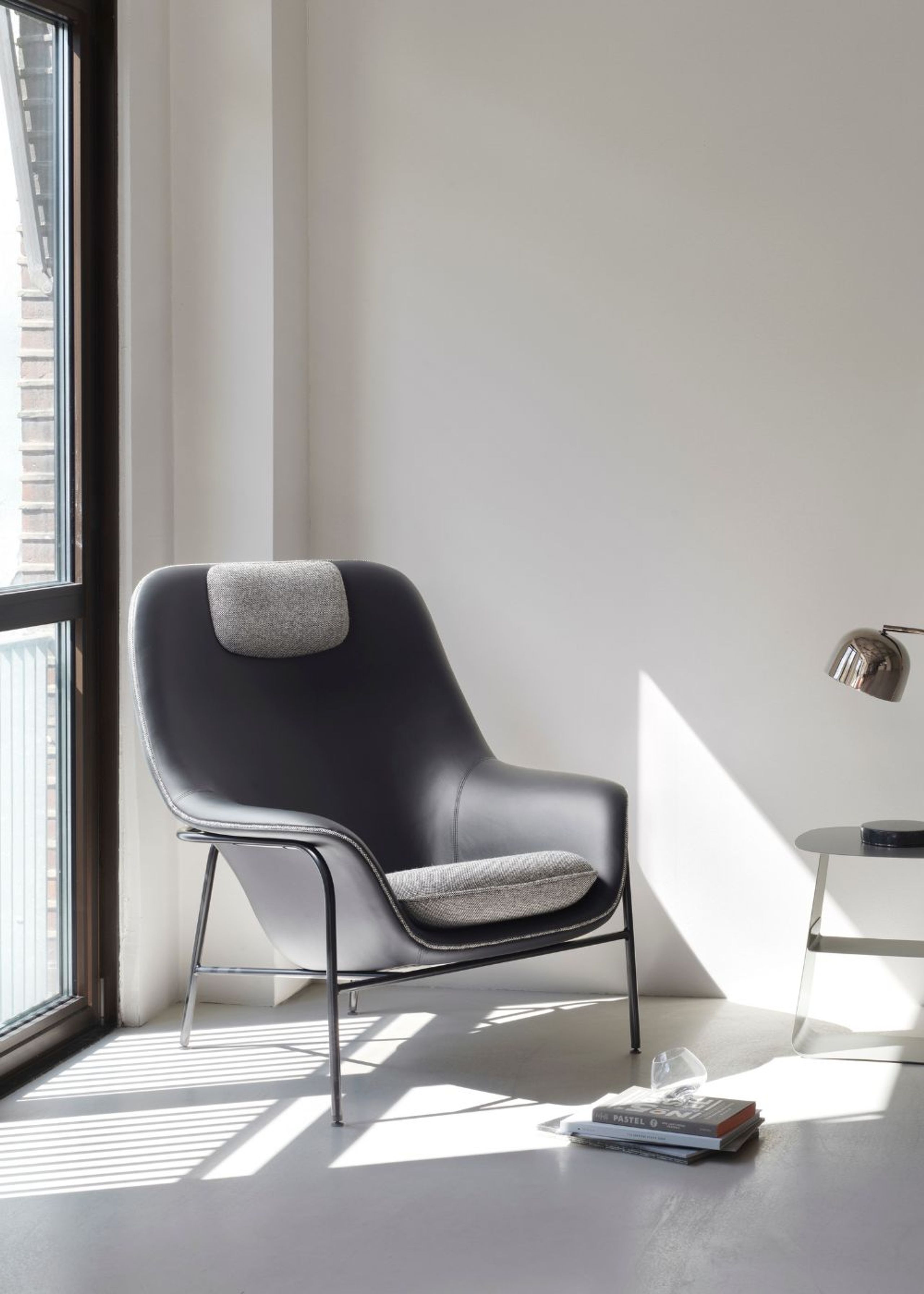 Normann Copenhagen - Lænestol - Drape Chair High - Hallingdal / Ultra Leather / Black steel