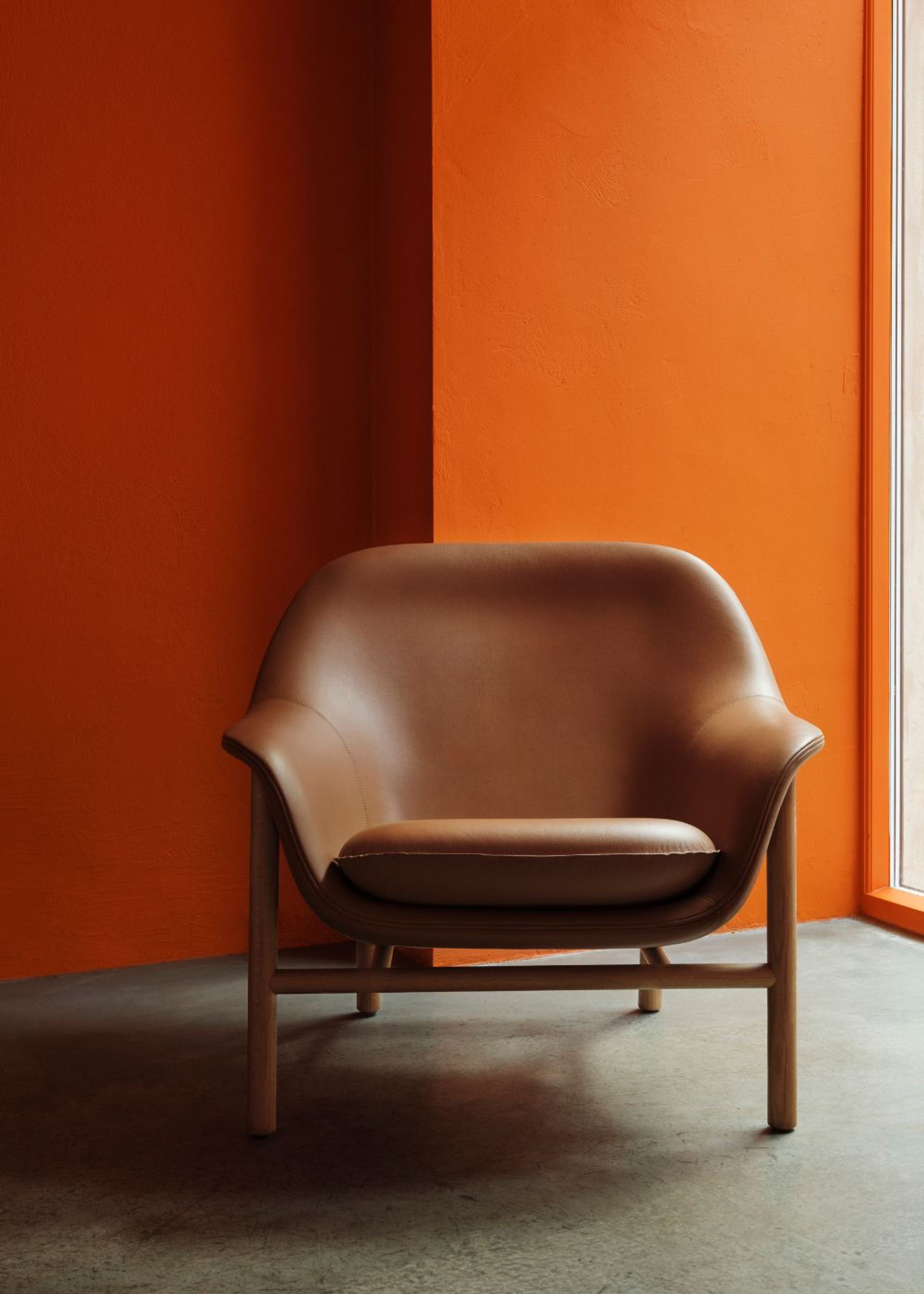 Normann Copenhagen - Lænestol - Drape Chair Low - Ultra Leather / Oak